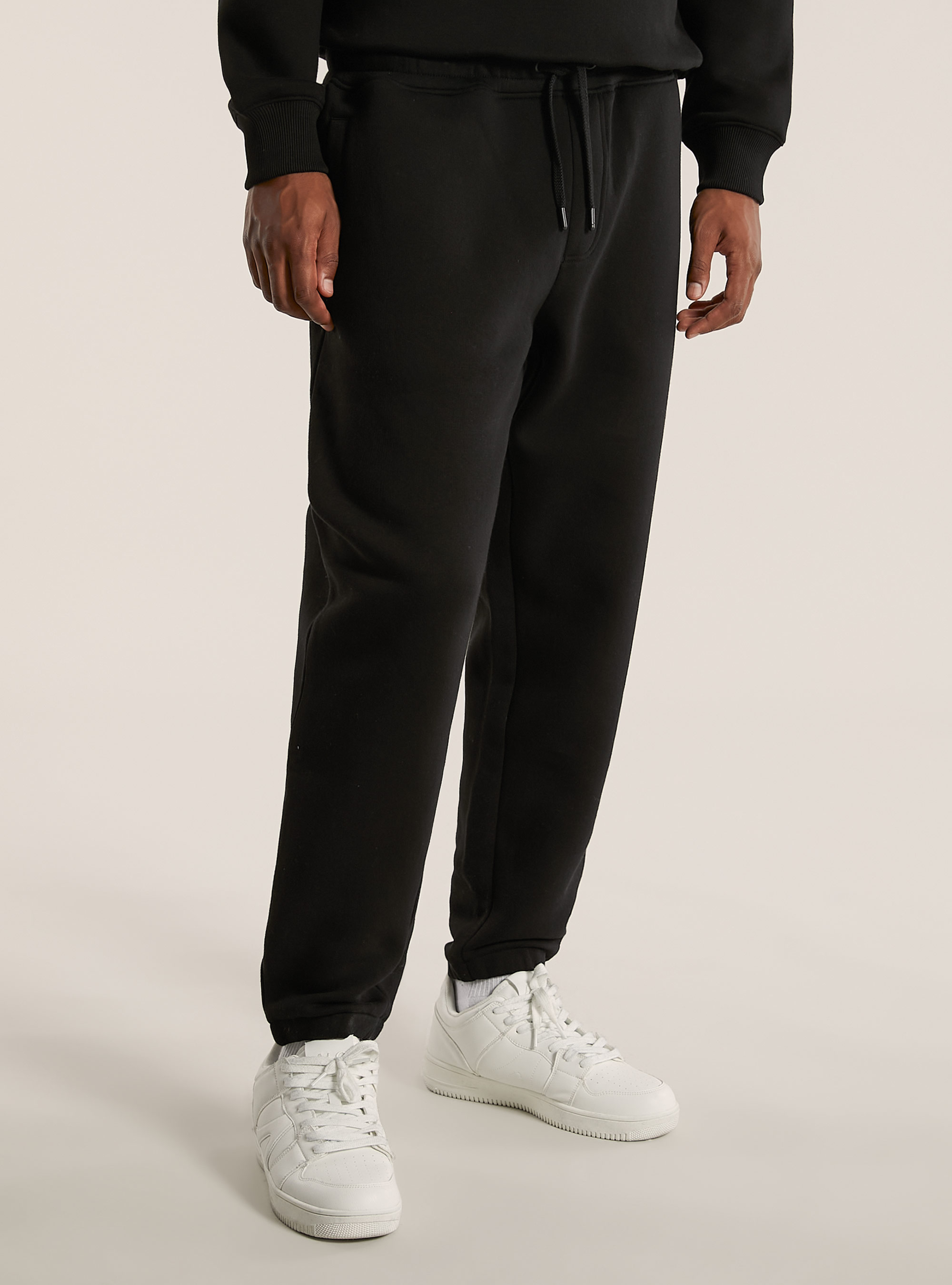 Pantalon jogger en peluche, BK1 BLACK