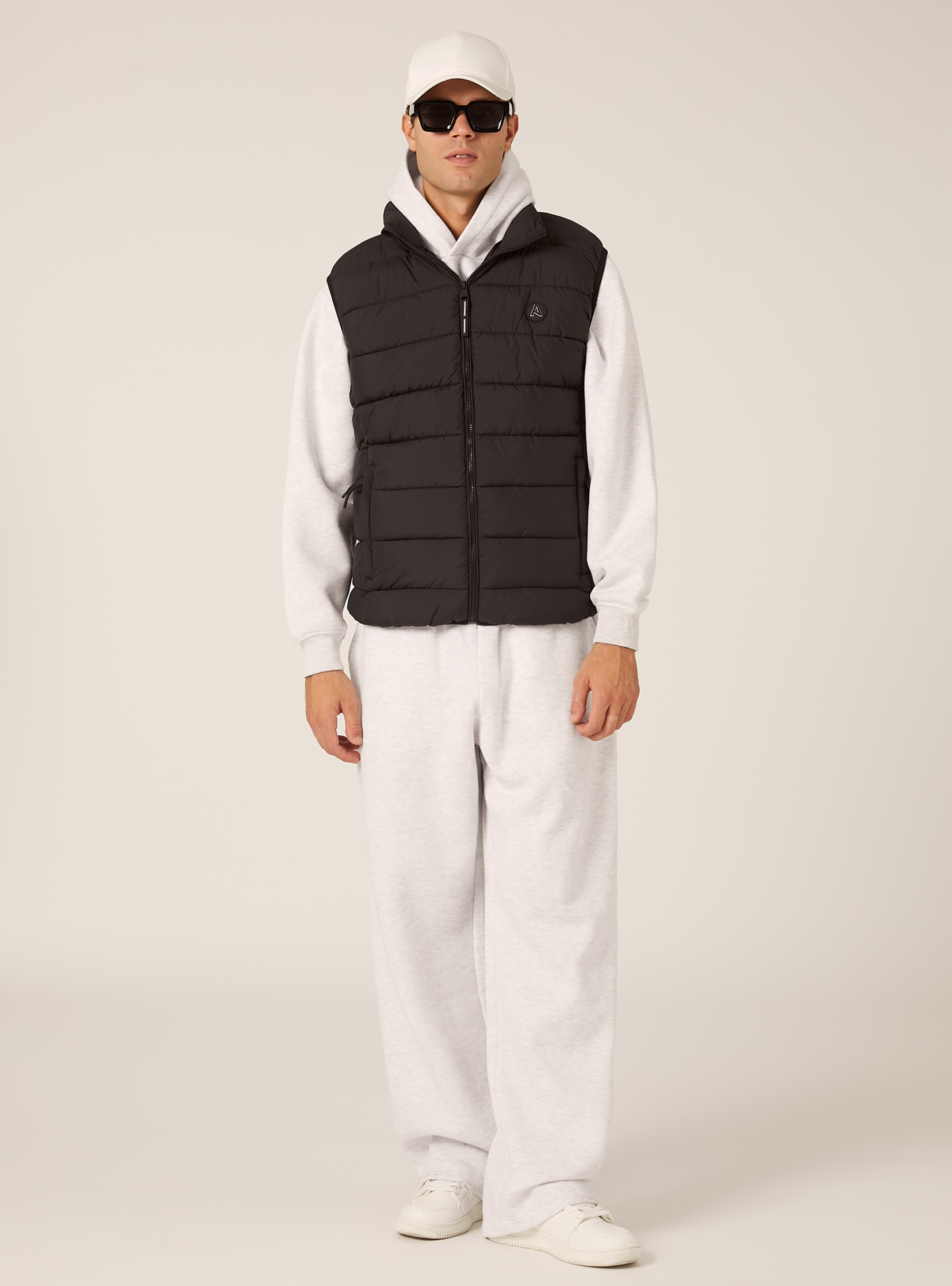 Padded sleeveless jacket, BK1 BLACK
