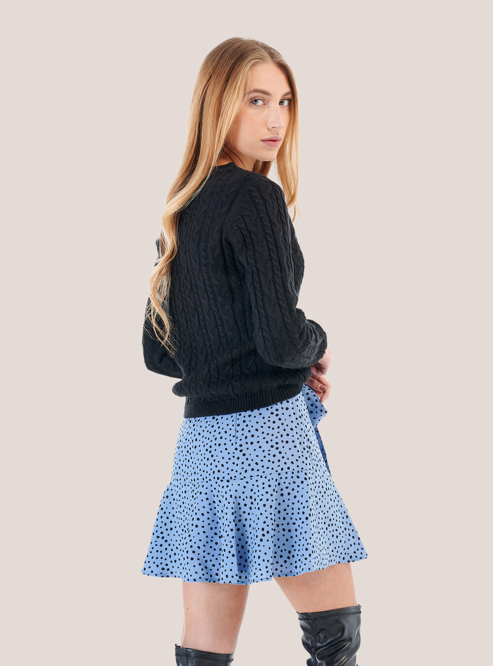 Pull court avec fines tresses, C101 BLACK