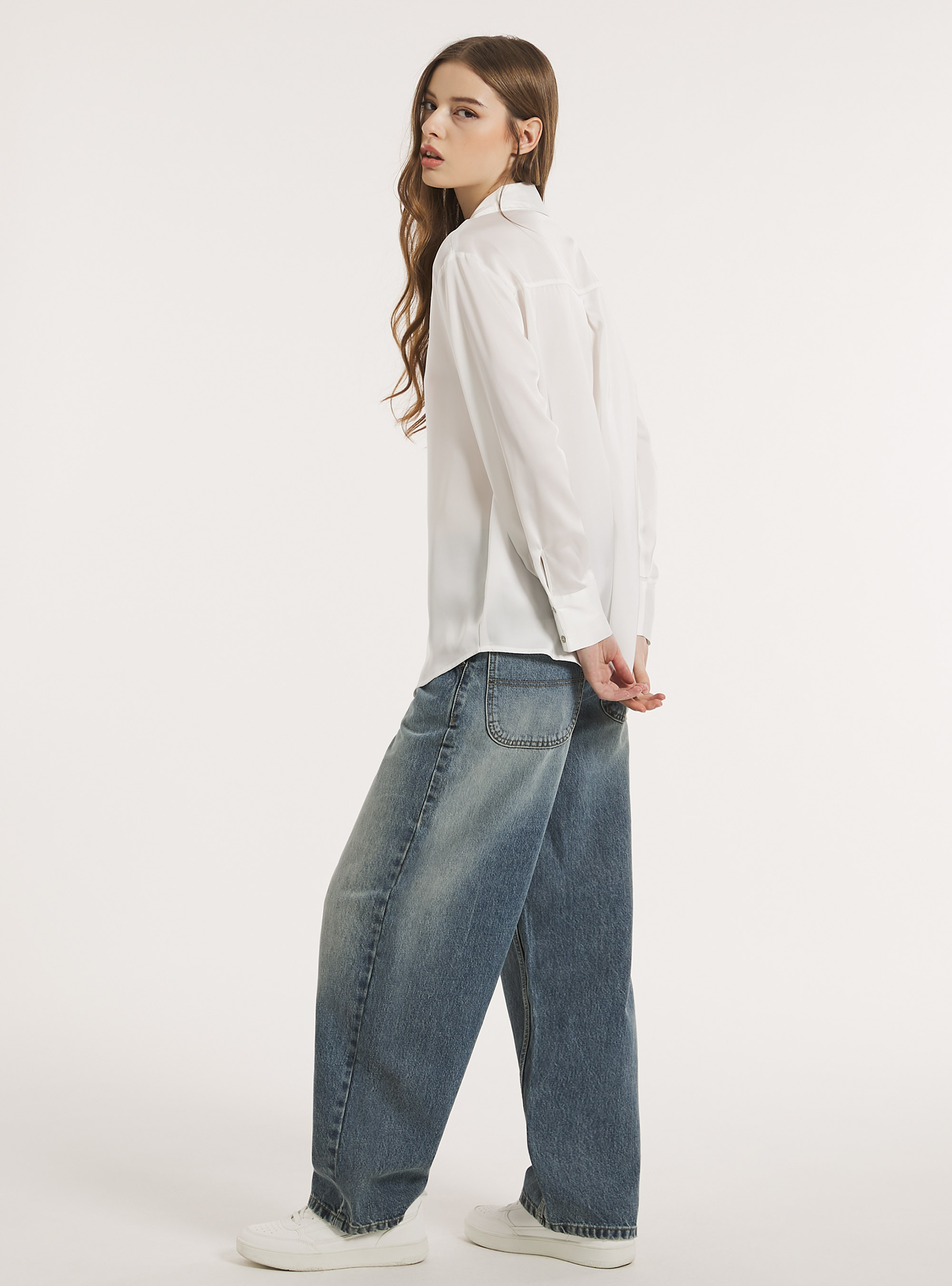 Camicia in satin in tinta unita, WH1 OFF WHITE