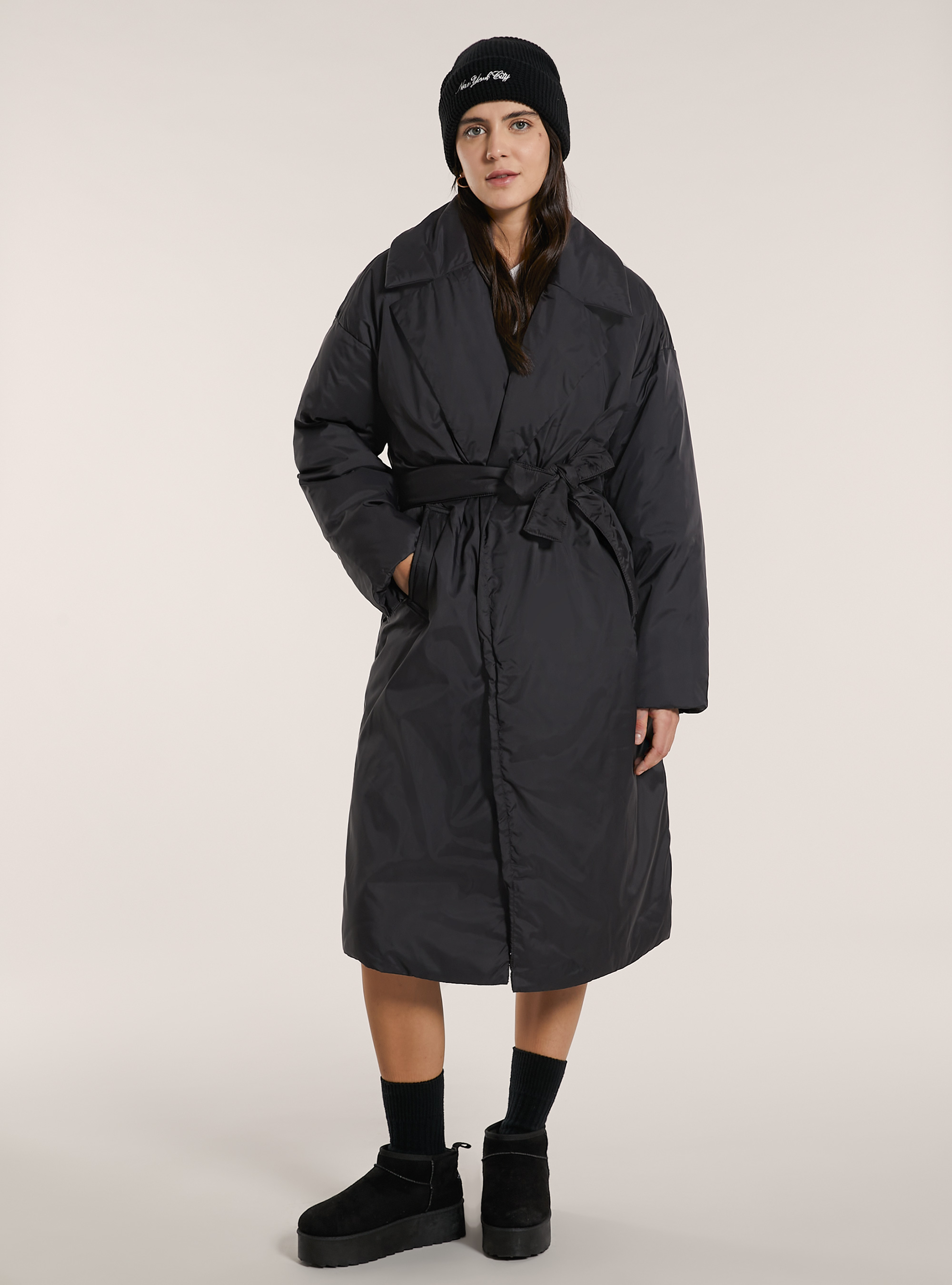 Gabardina con cinturón y acolchado reciclado, BK1 BLACK