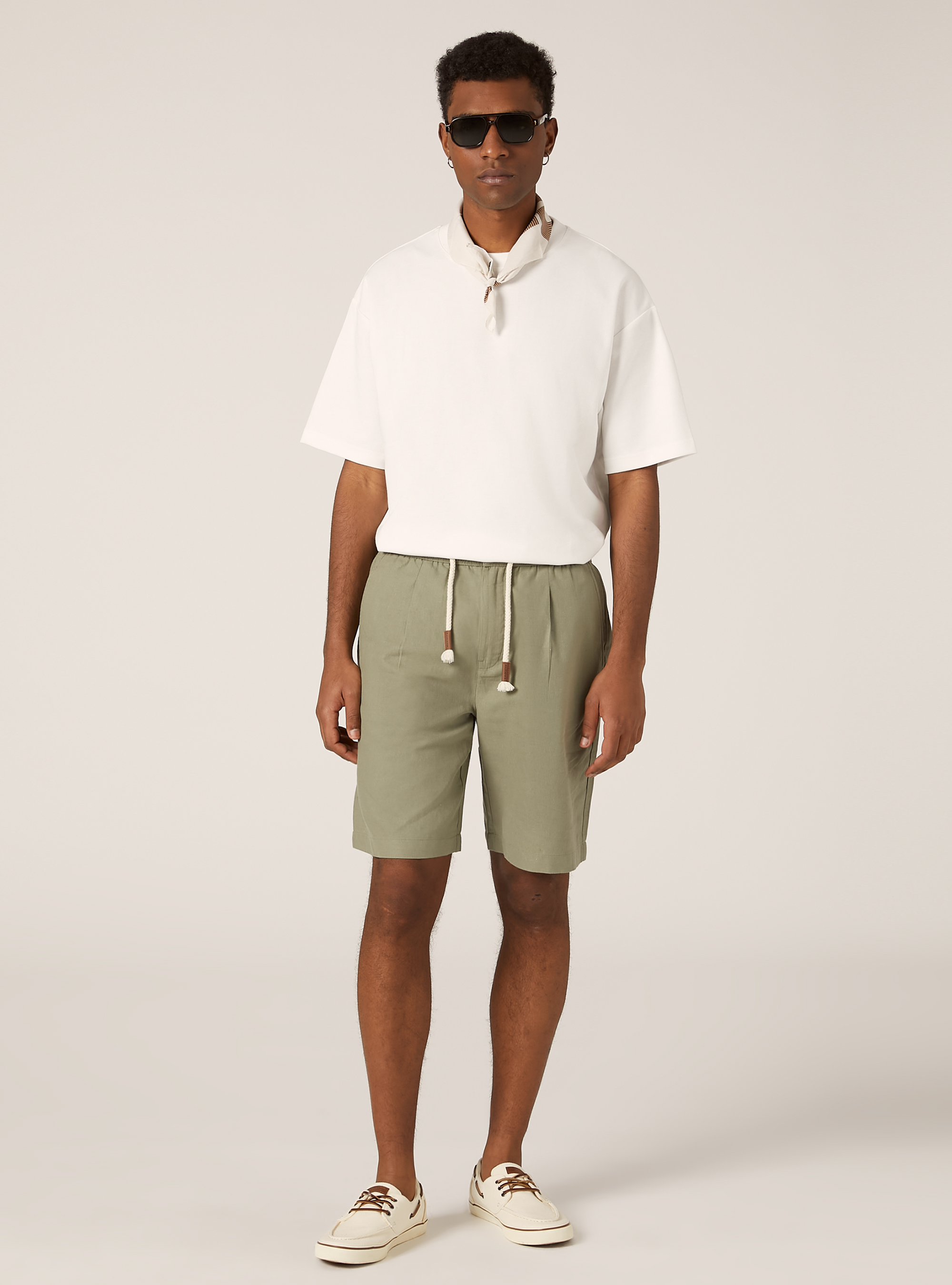 Bermuda en lin avec cordon de serrage, KY2 KAKY MEDIUM