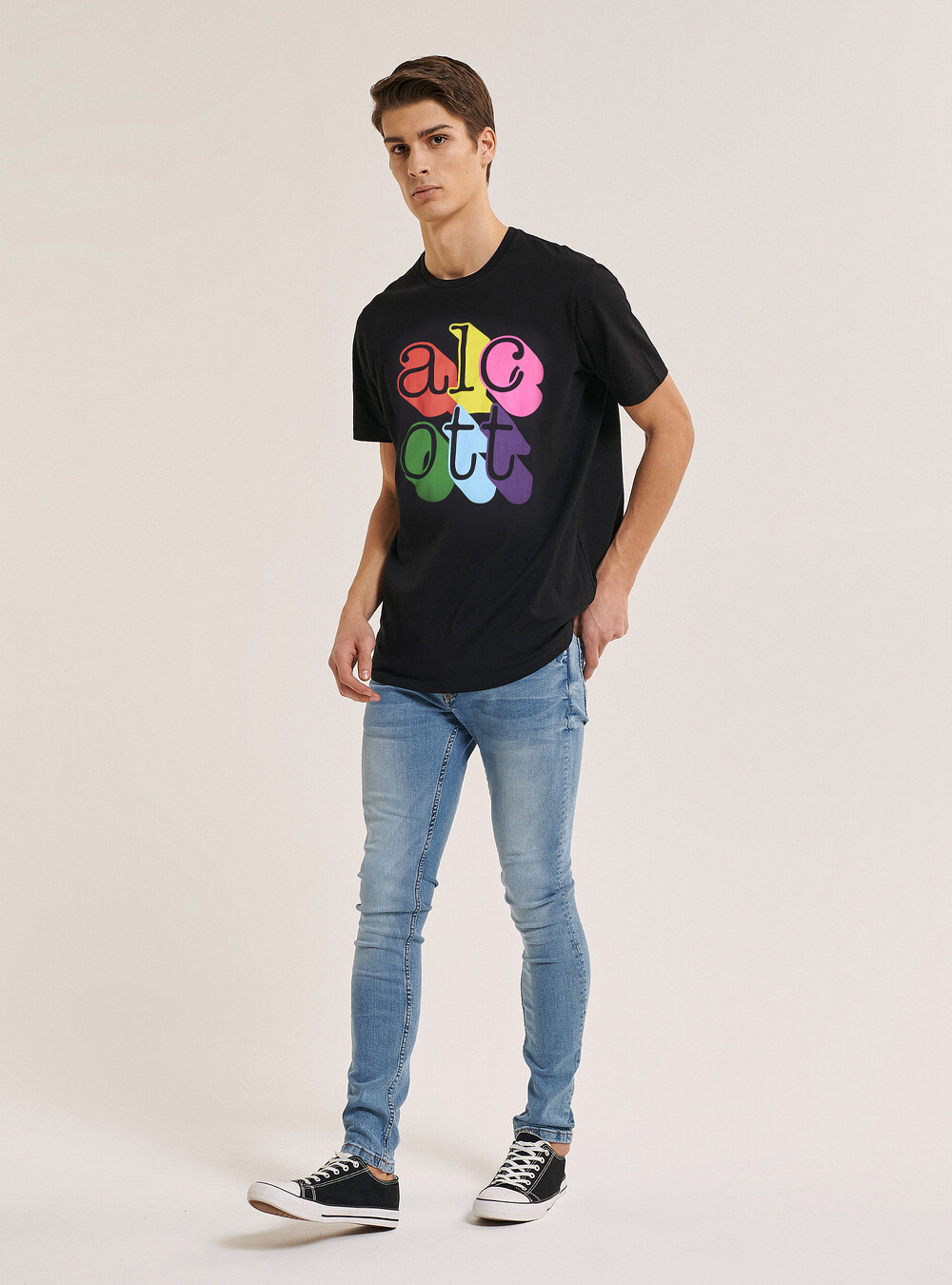 Camiseta con logotipo de color, NEGRO