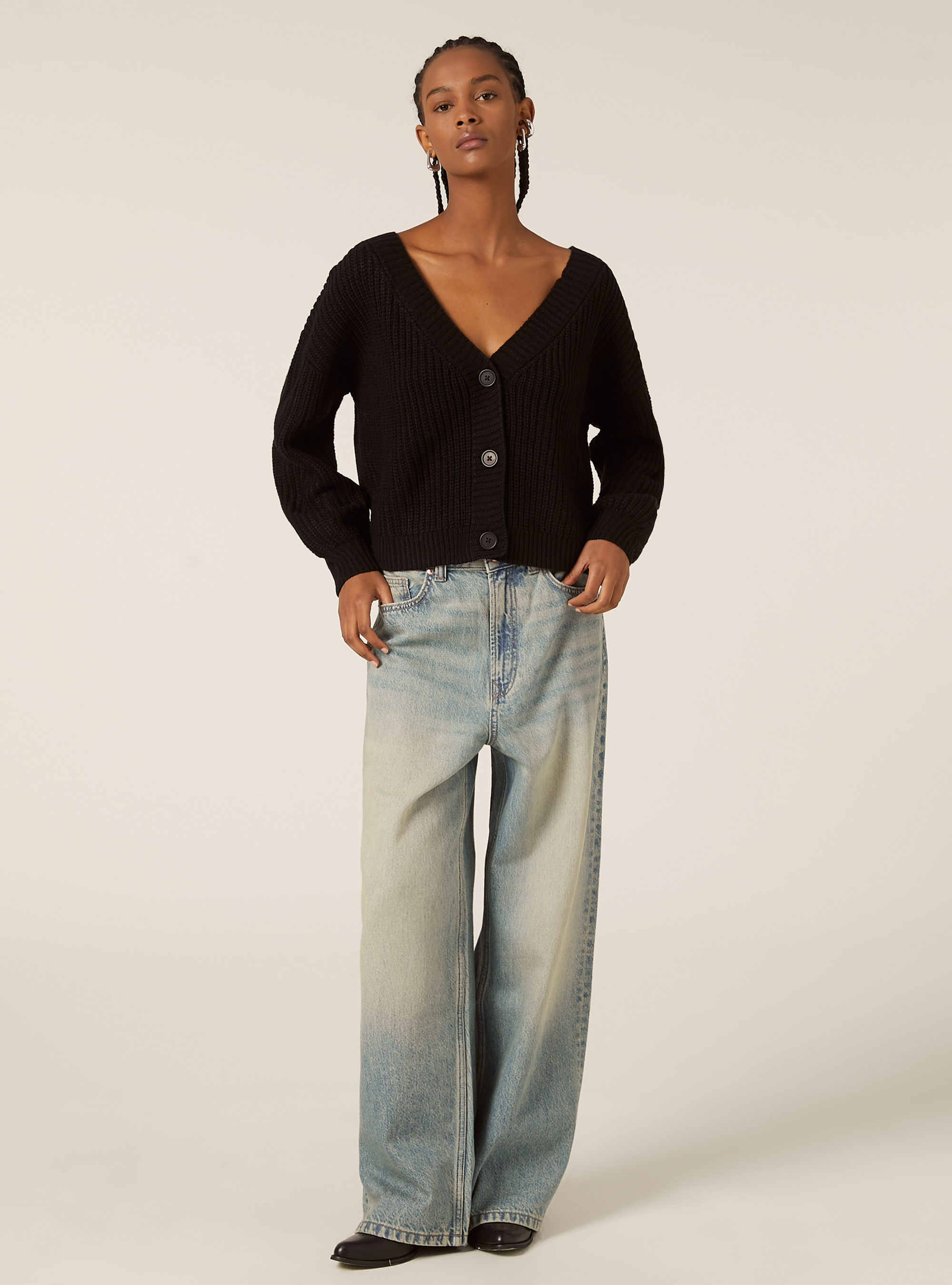 Knitted cardigan with V-neck, BK1 BLACK