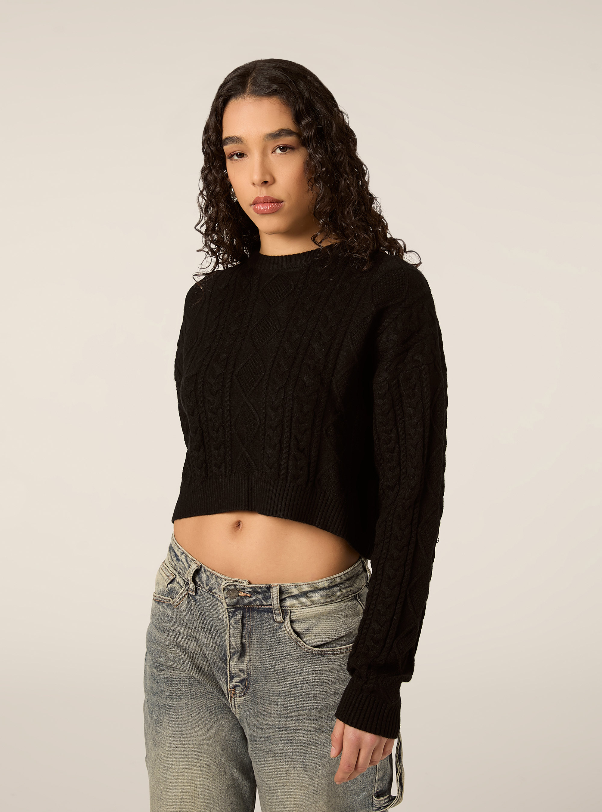 Maglia con collo rotondo a trecce, BK1 BLACK