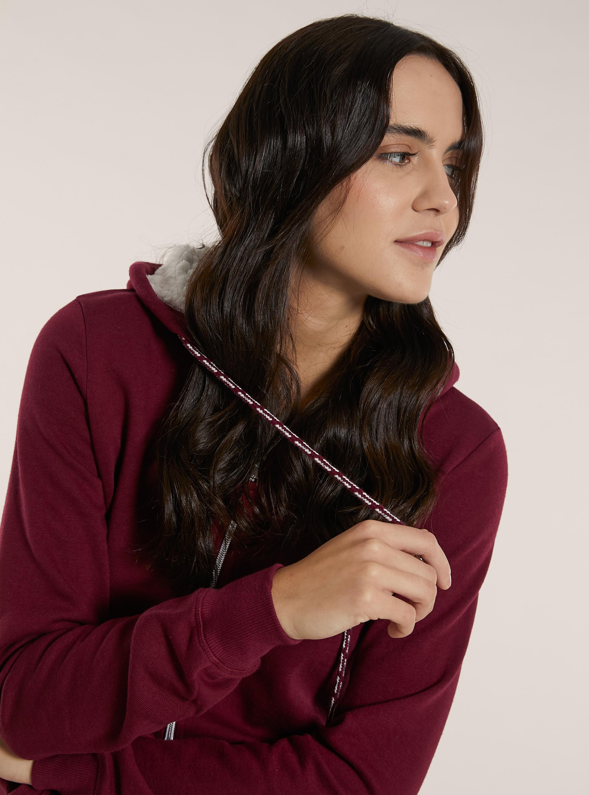 Sweat-shirt avec fermeture éclair et capuche en fausse fourrure, C411 PURPLE