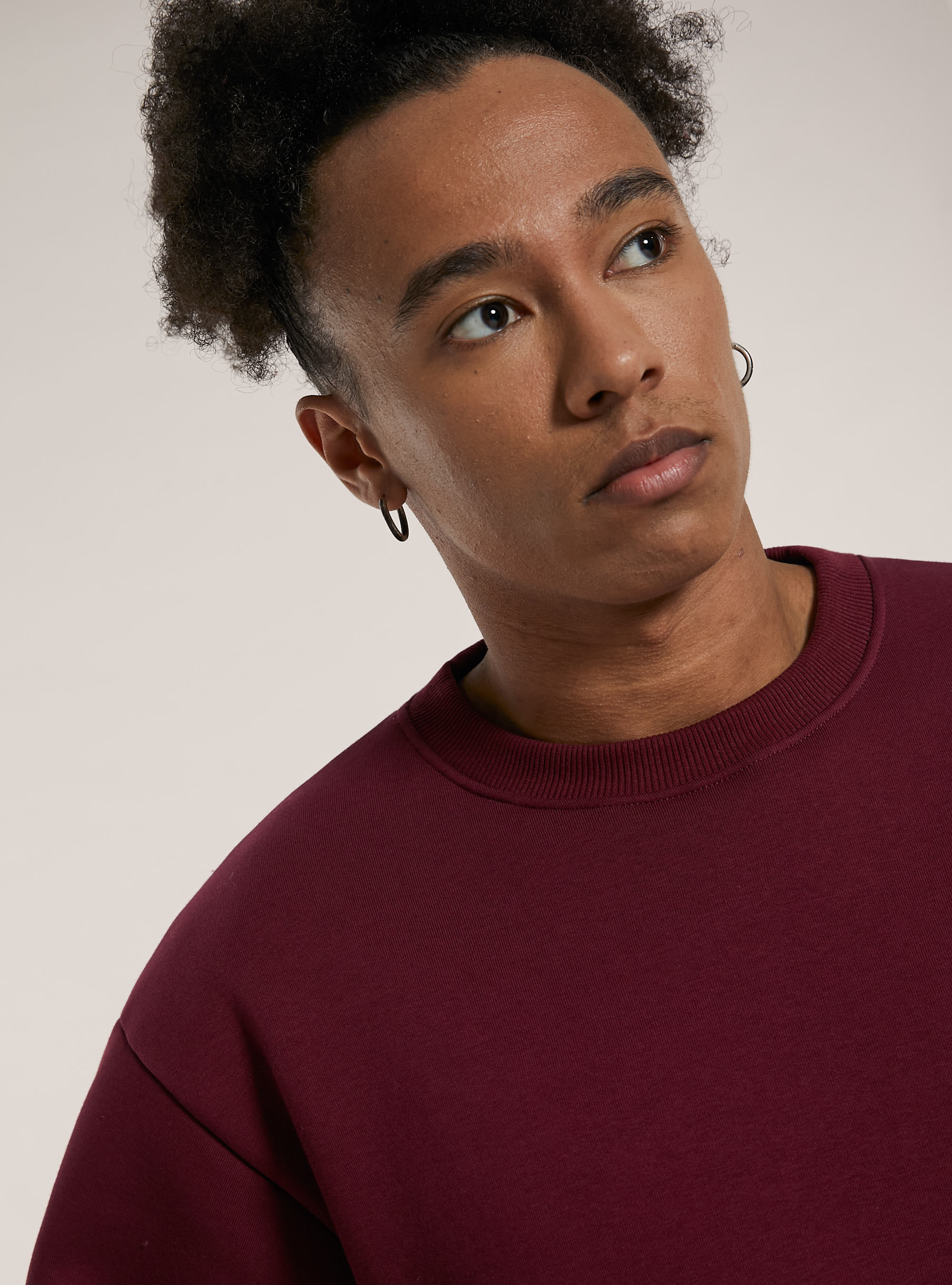 Sweatshirt mit Rundhalsausschnitt und enger Passform, BO1 BORDEAUX DARK