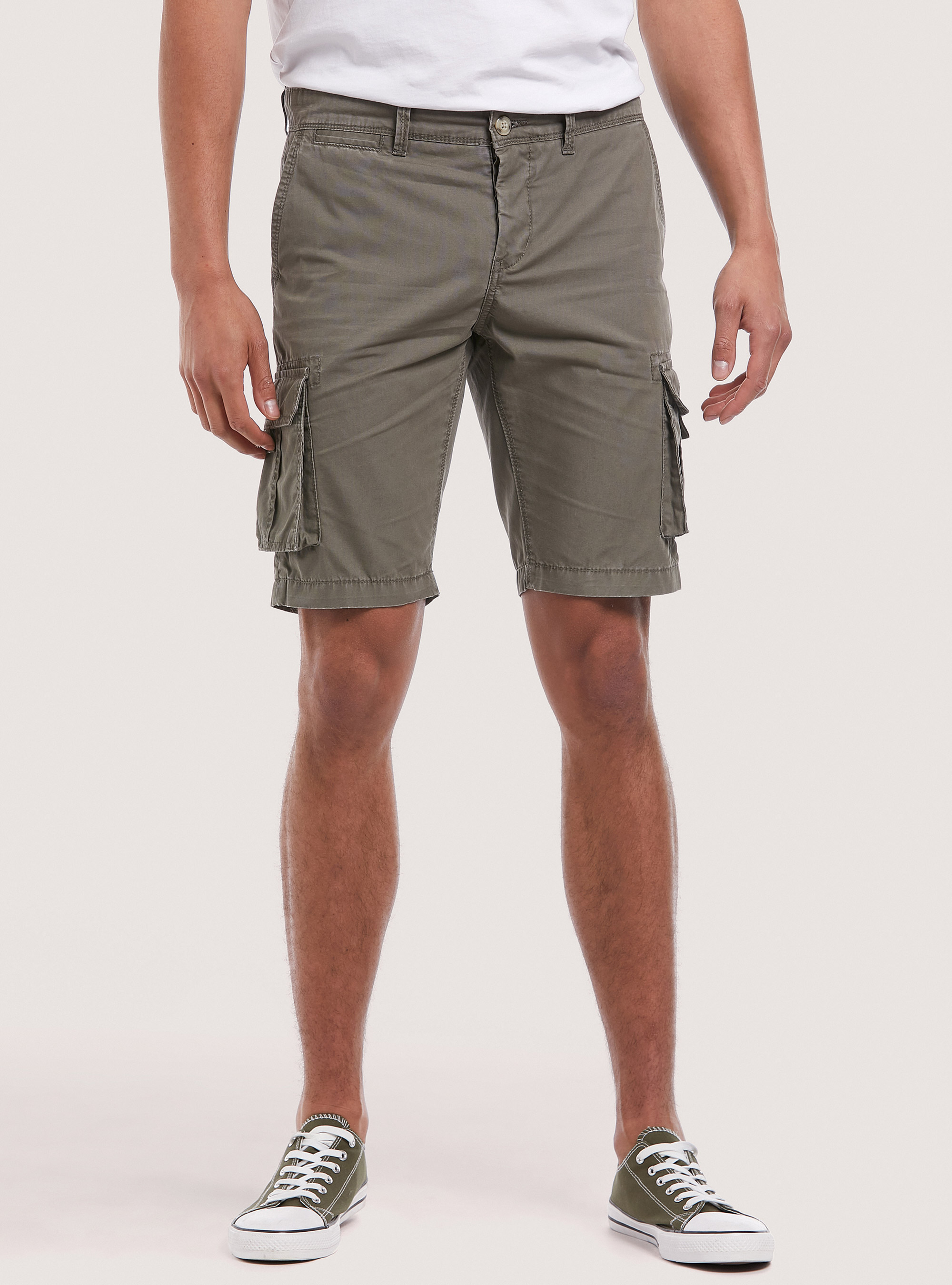 Bermuda in cotone con tasconi, C0597 KHAKY
