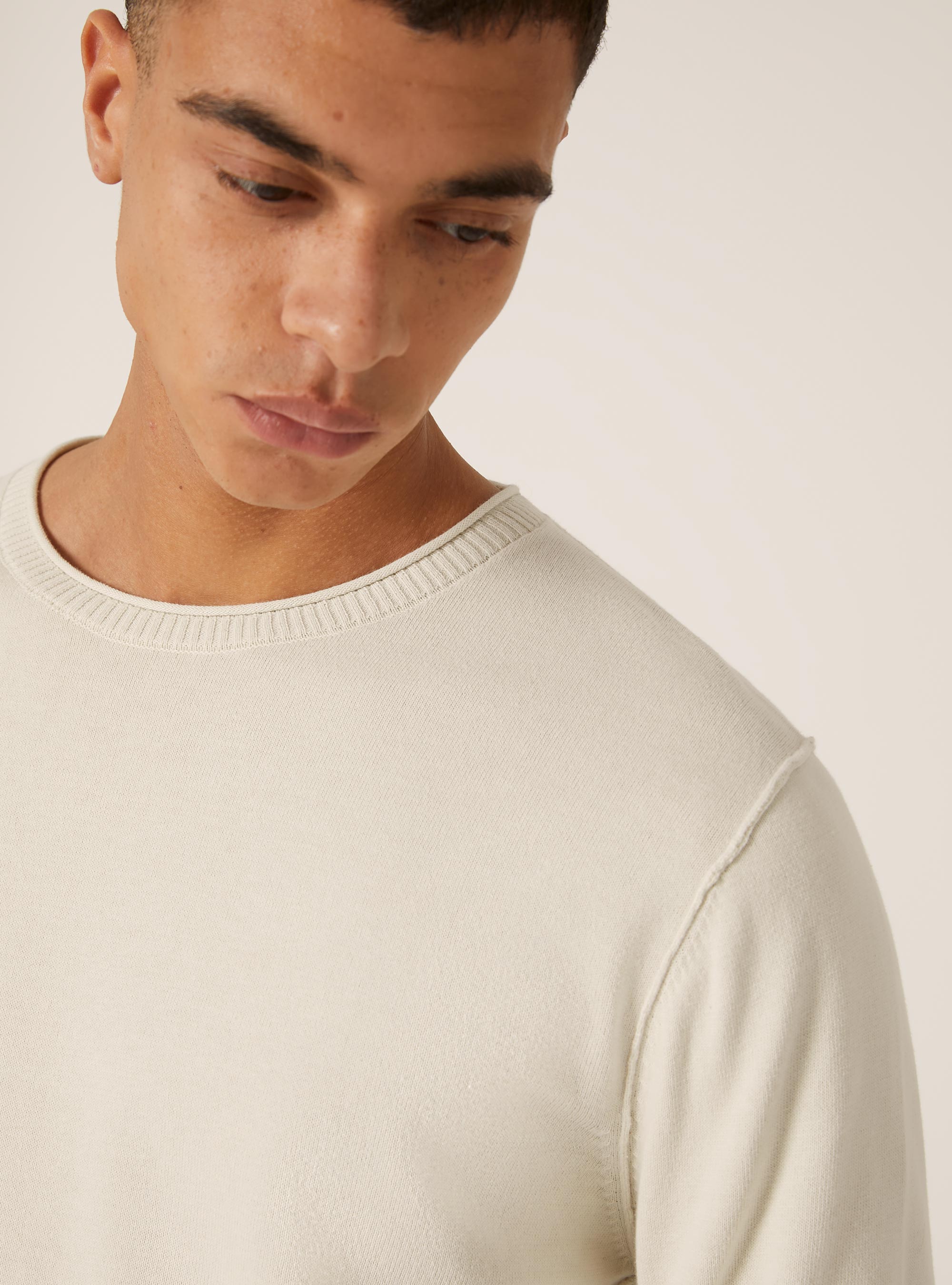 Pull en coton à col rond, WH2 WHITE