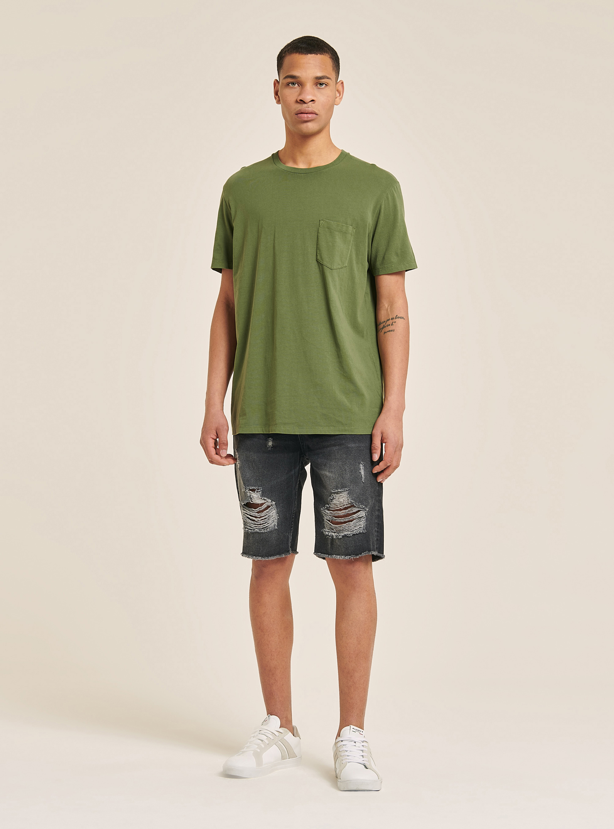 T-Shirt mit Rundhalsausschnitt und Brusttasche, KY2 KAKY MEDIUM