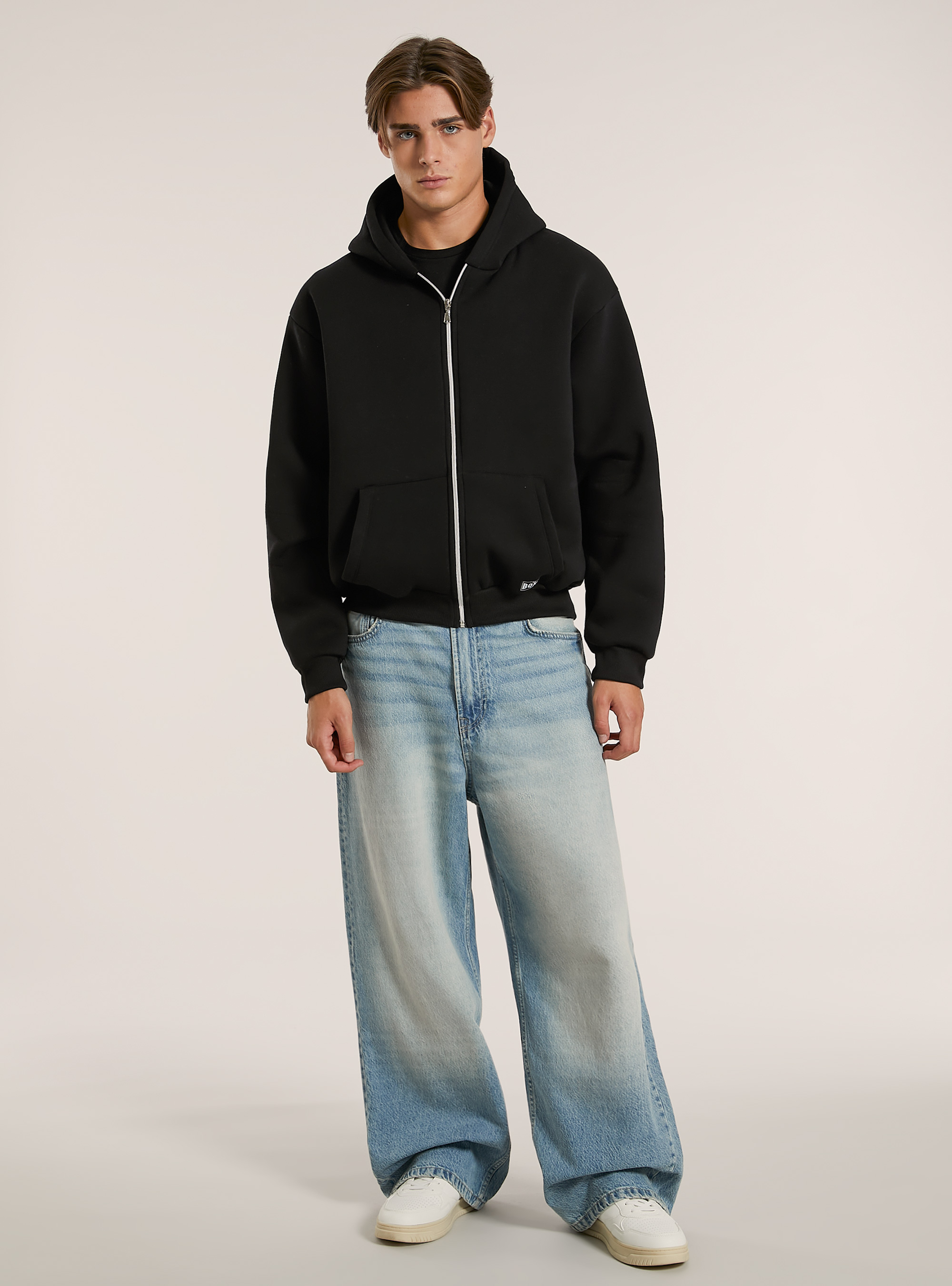 Sweat à capuche zippé et de forme carrée, BK1 BLACK