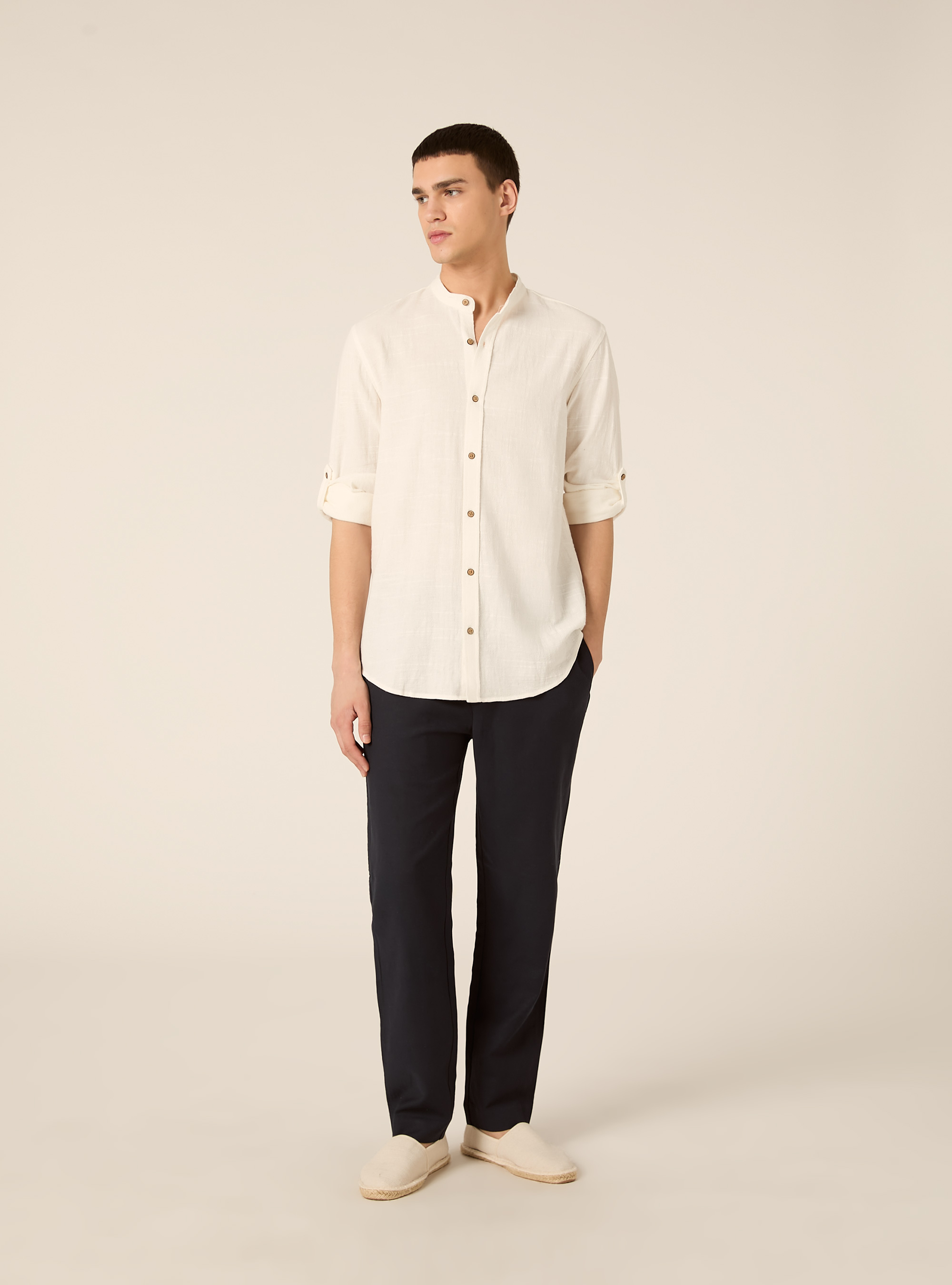 Camicia con collo alla coreana in misto lino, WH2 WHITE