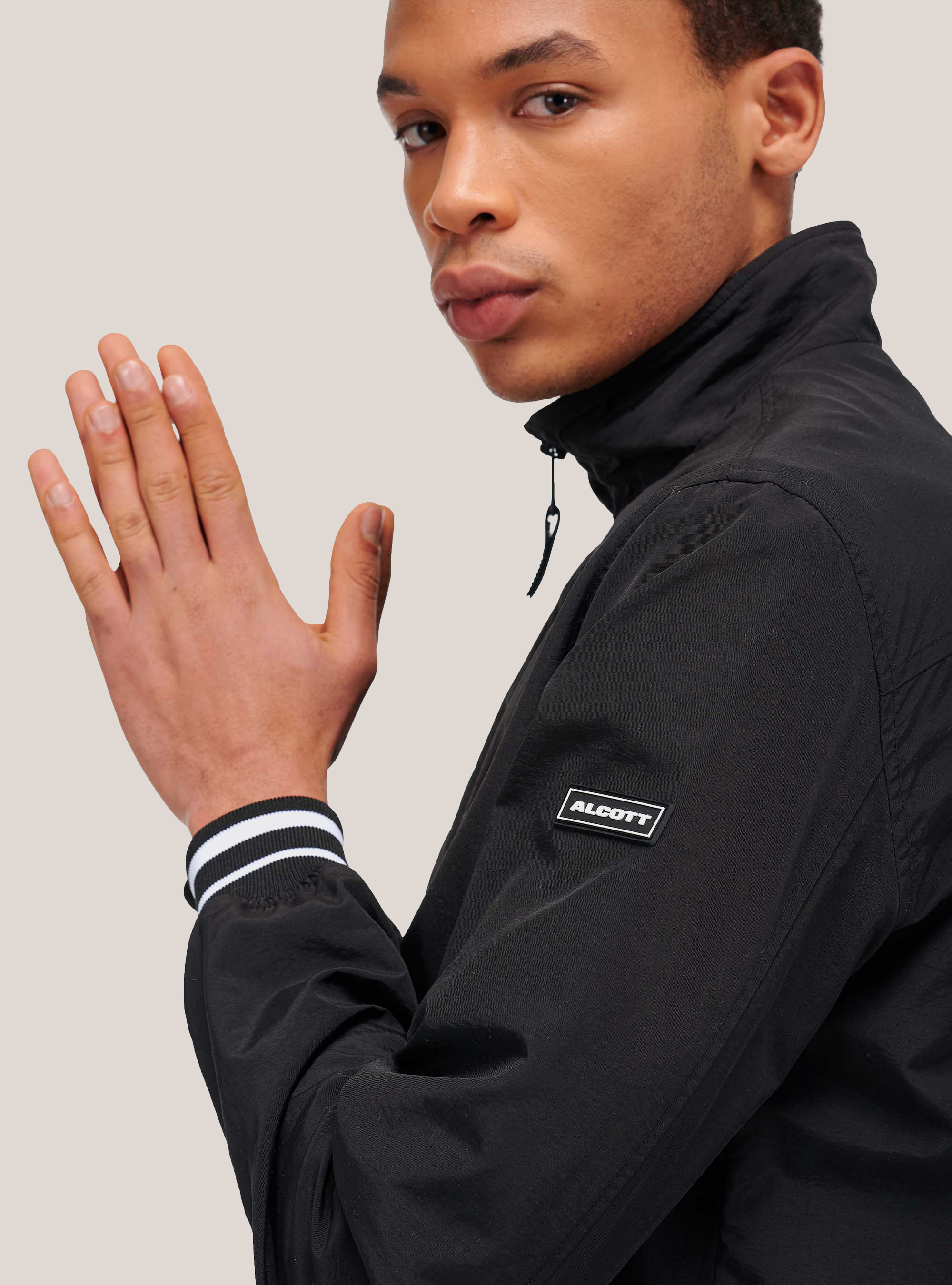 Blouson aviateur en nylon avec d&eacute;tails ray&eacute;s, C101 BLACK