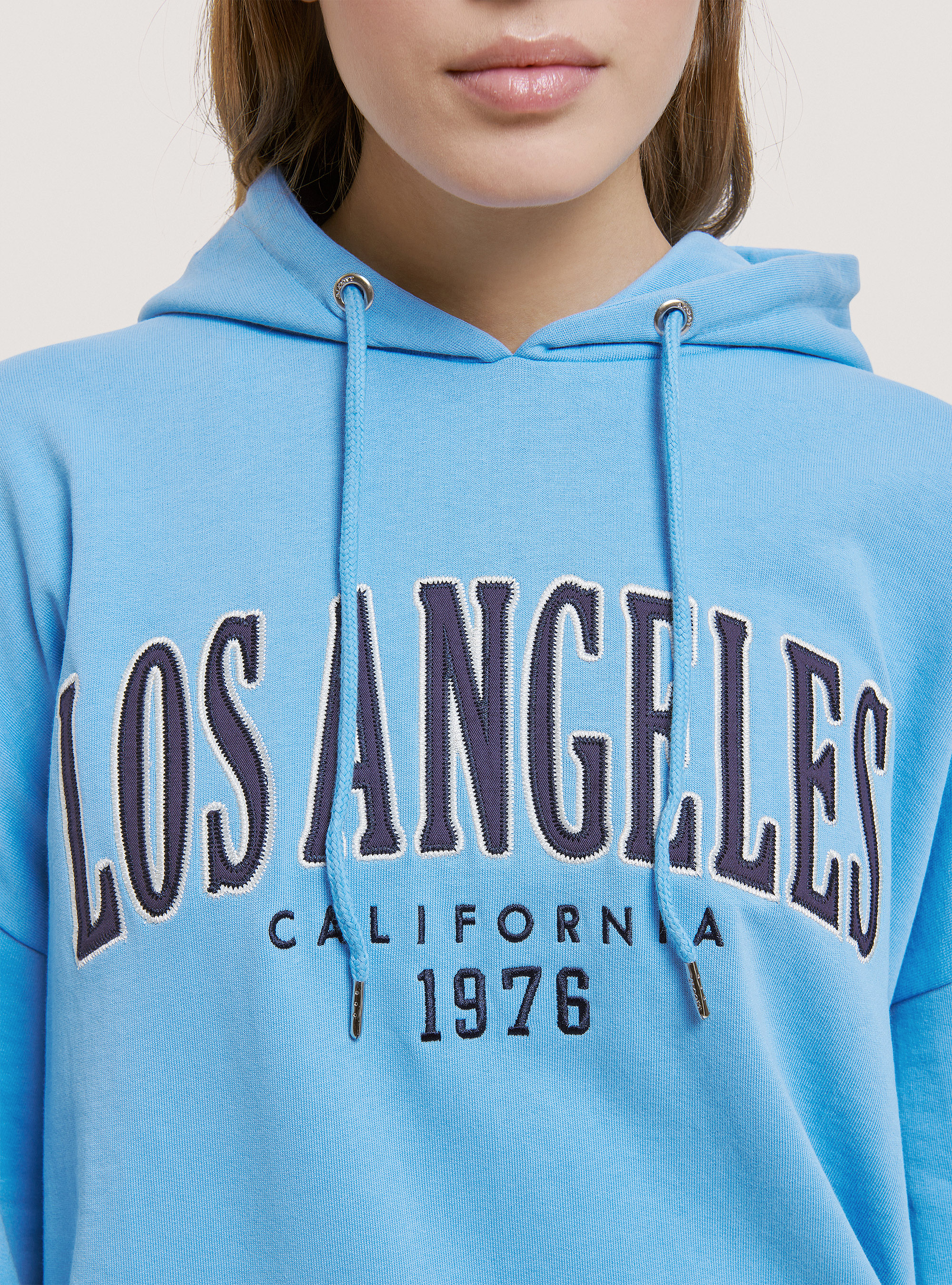 Sudadera universitaria de algod&oacute;n con capucha, CELESTE