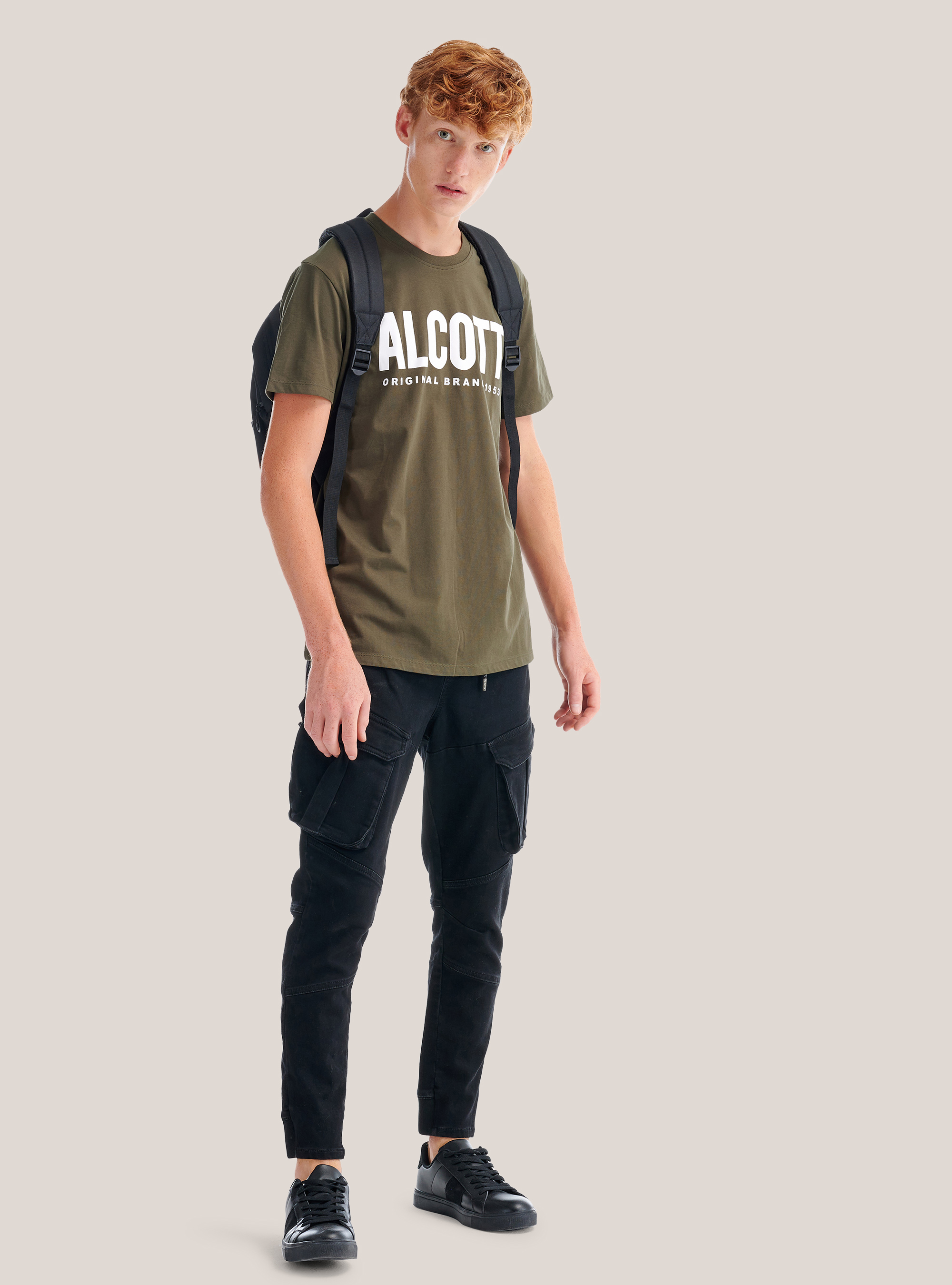 Jogger con coulisse y bolsillos, NEGRO