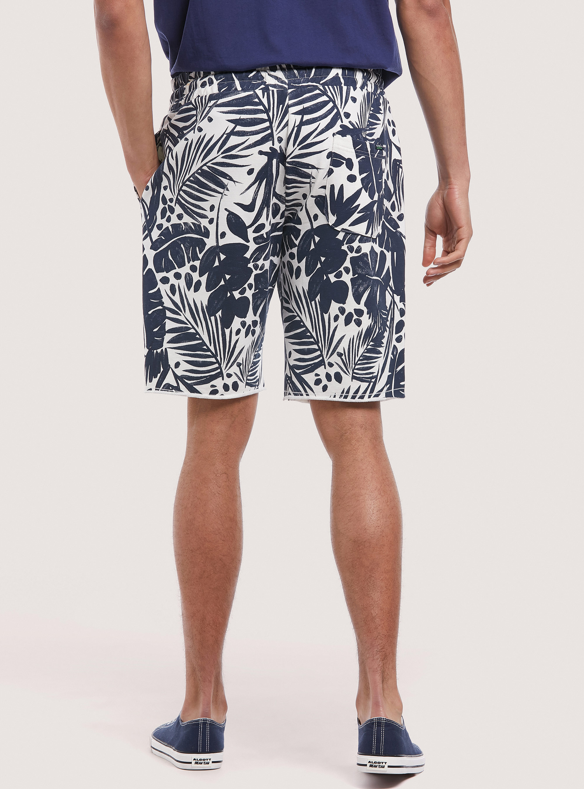 Cotton jogger bermuda shorts with print, LEAFS