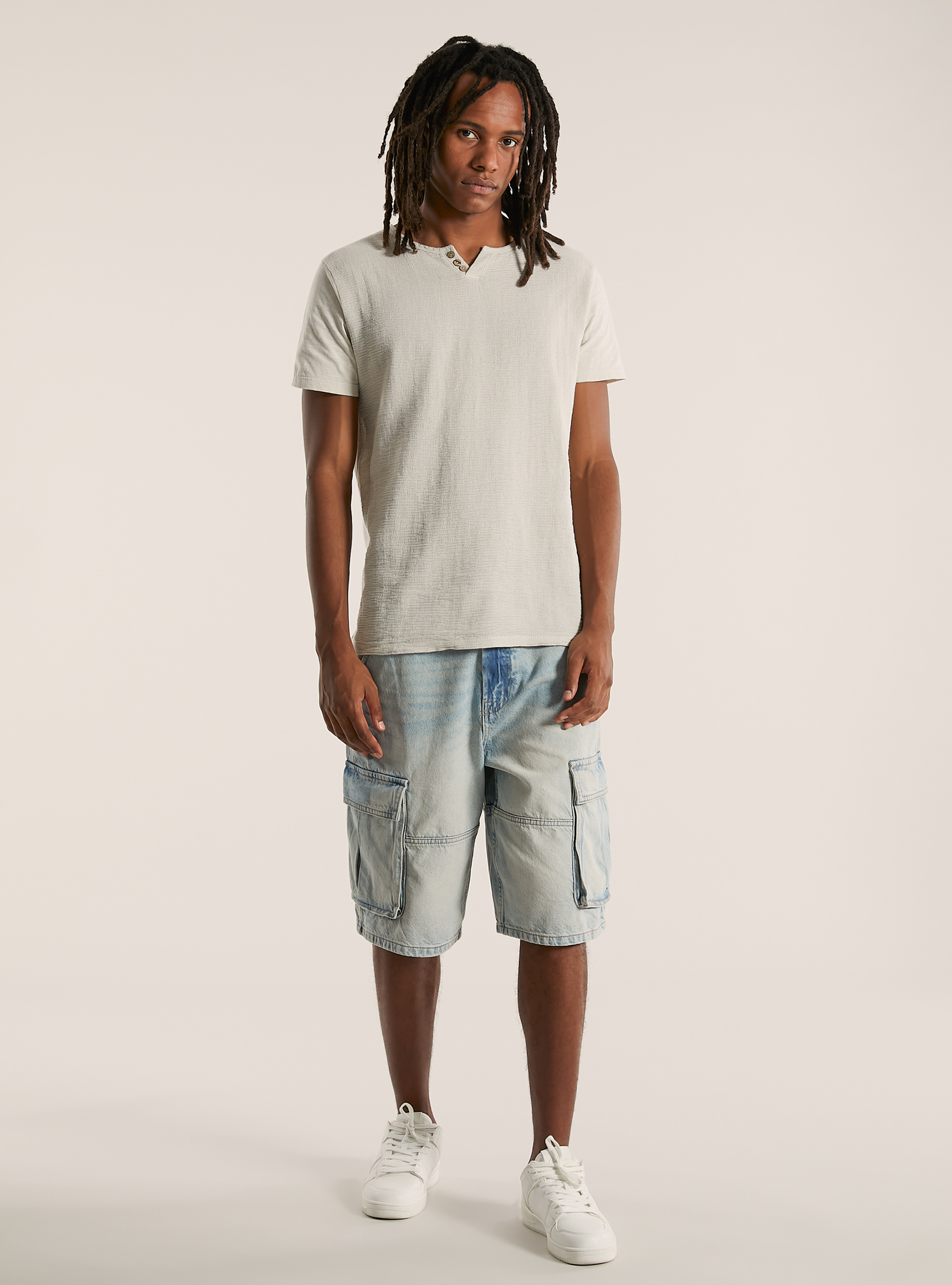 Linen blend T-shirt with v-neck and buttons, BG3 BEIGE LIGHT