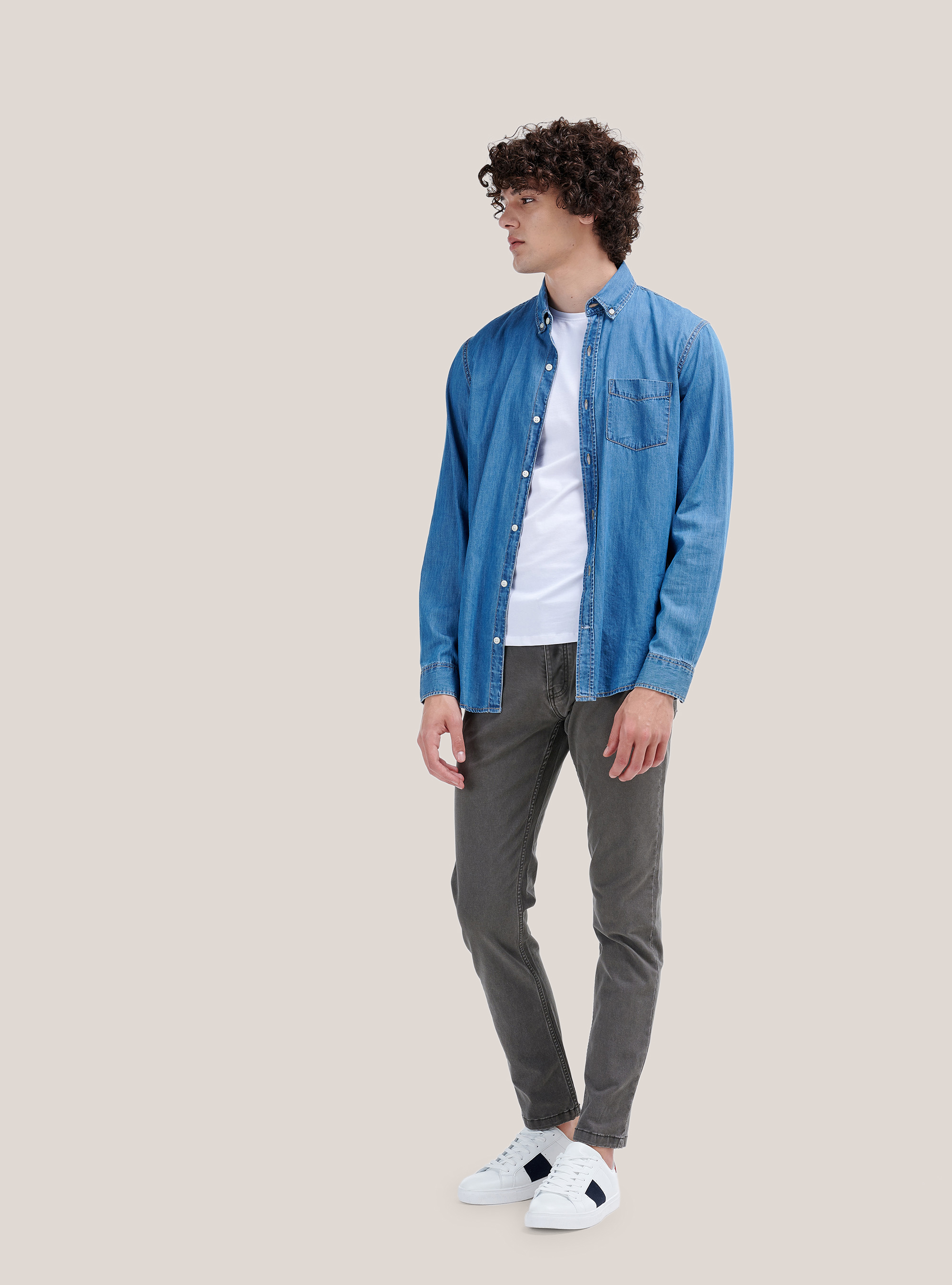 Pantaloni skinny fit in cotone riciclato, MARRONE