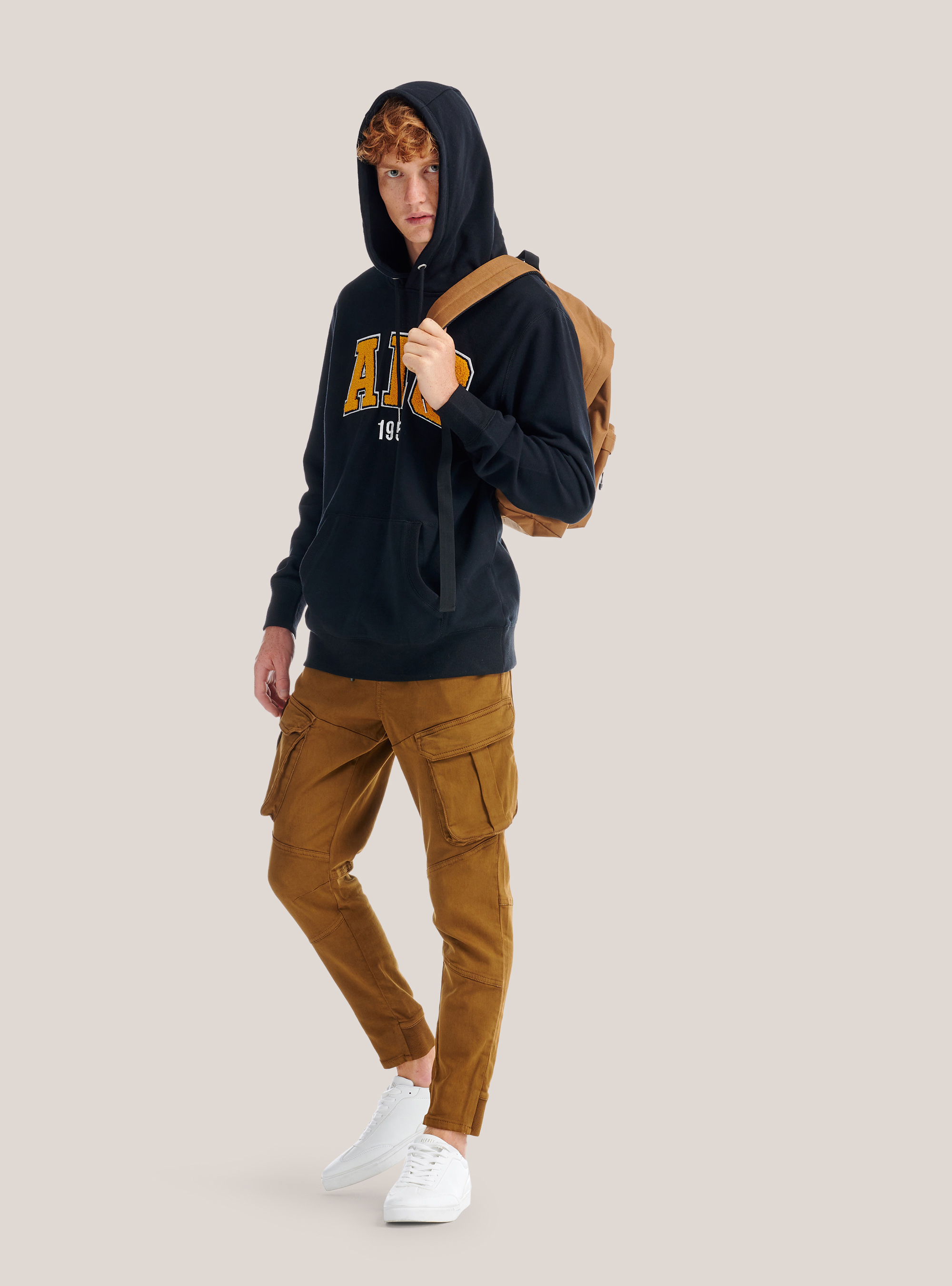 Jogger with drawstring and pockets, C5500 TOBACCO