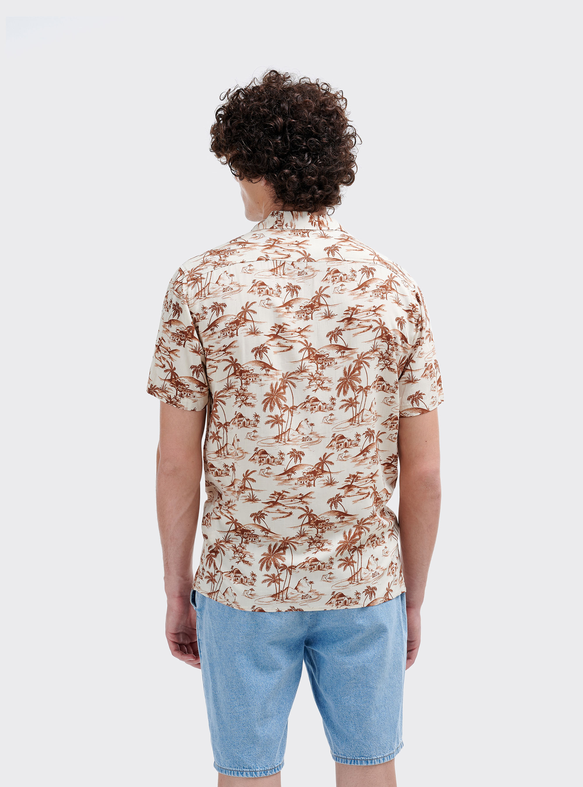 Camicia con stampa palme e due tasche, BEIGE/CAMMELLO