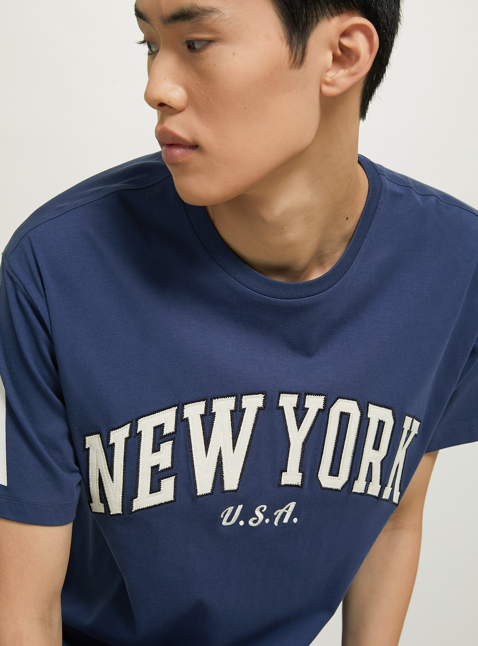 Maglietta oversize in cotone con patch, C2329 BLUE