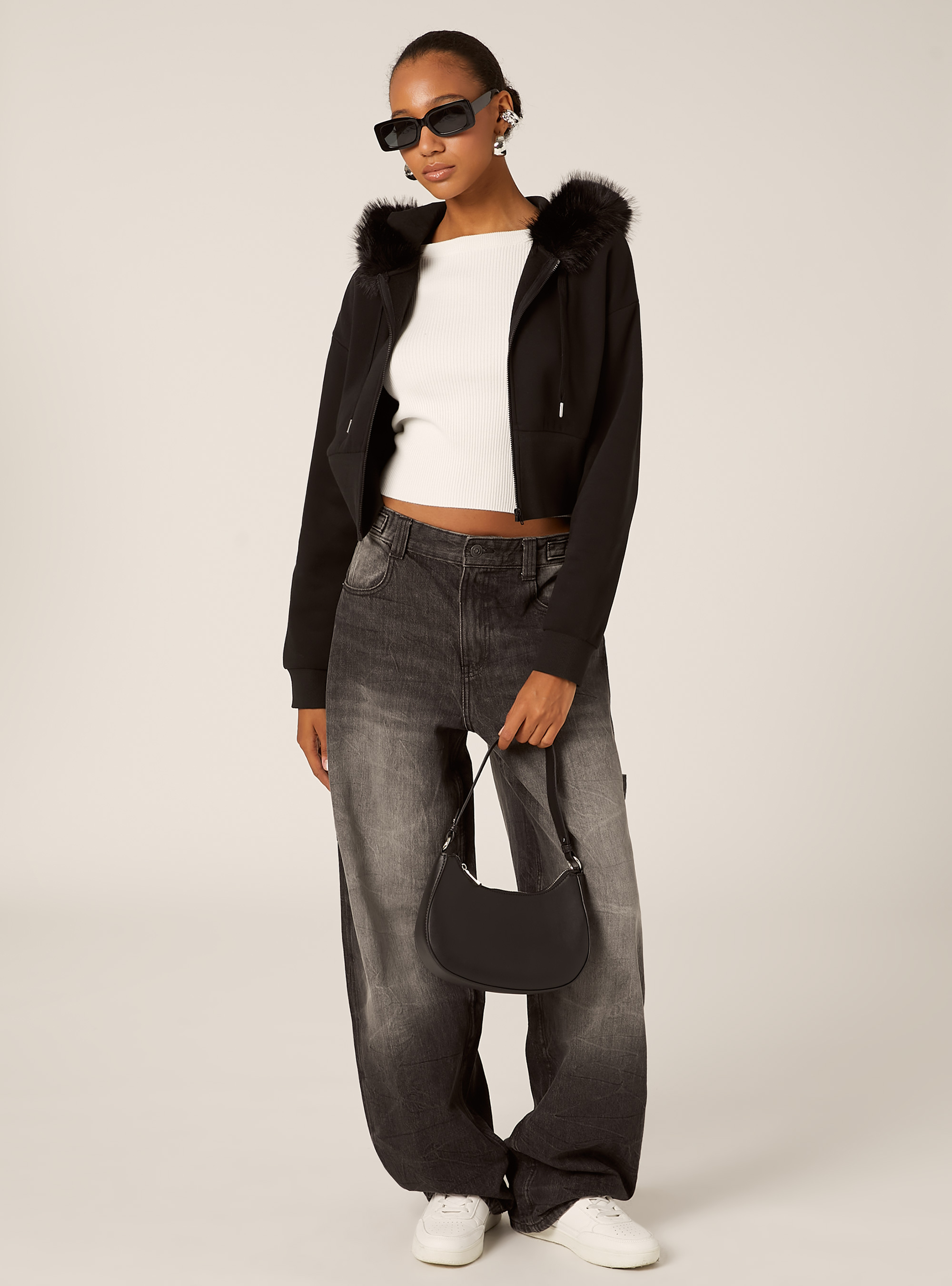 Sudadera corta con capucha de piel, BK1 BLACK