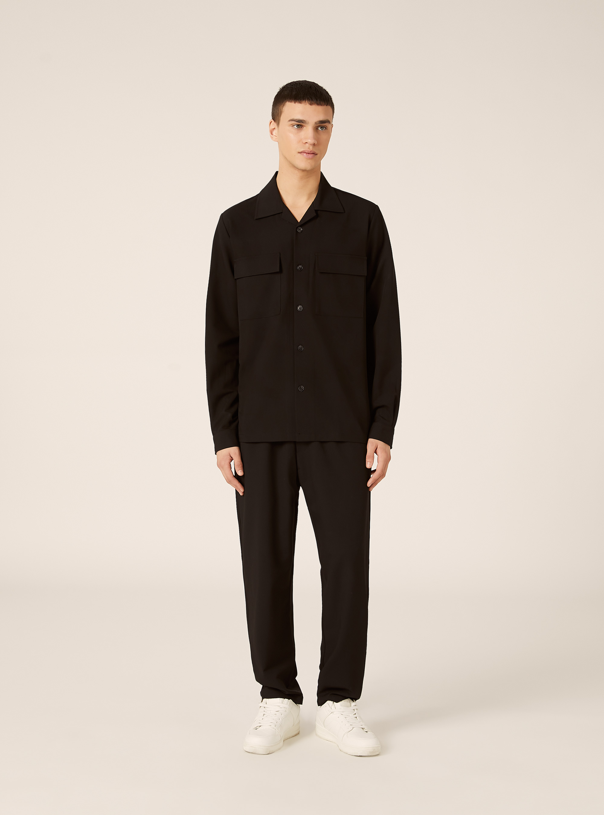 Camisa con bolsillos grandes, BK1 BLACK