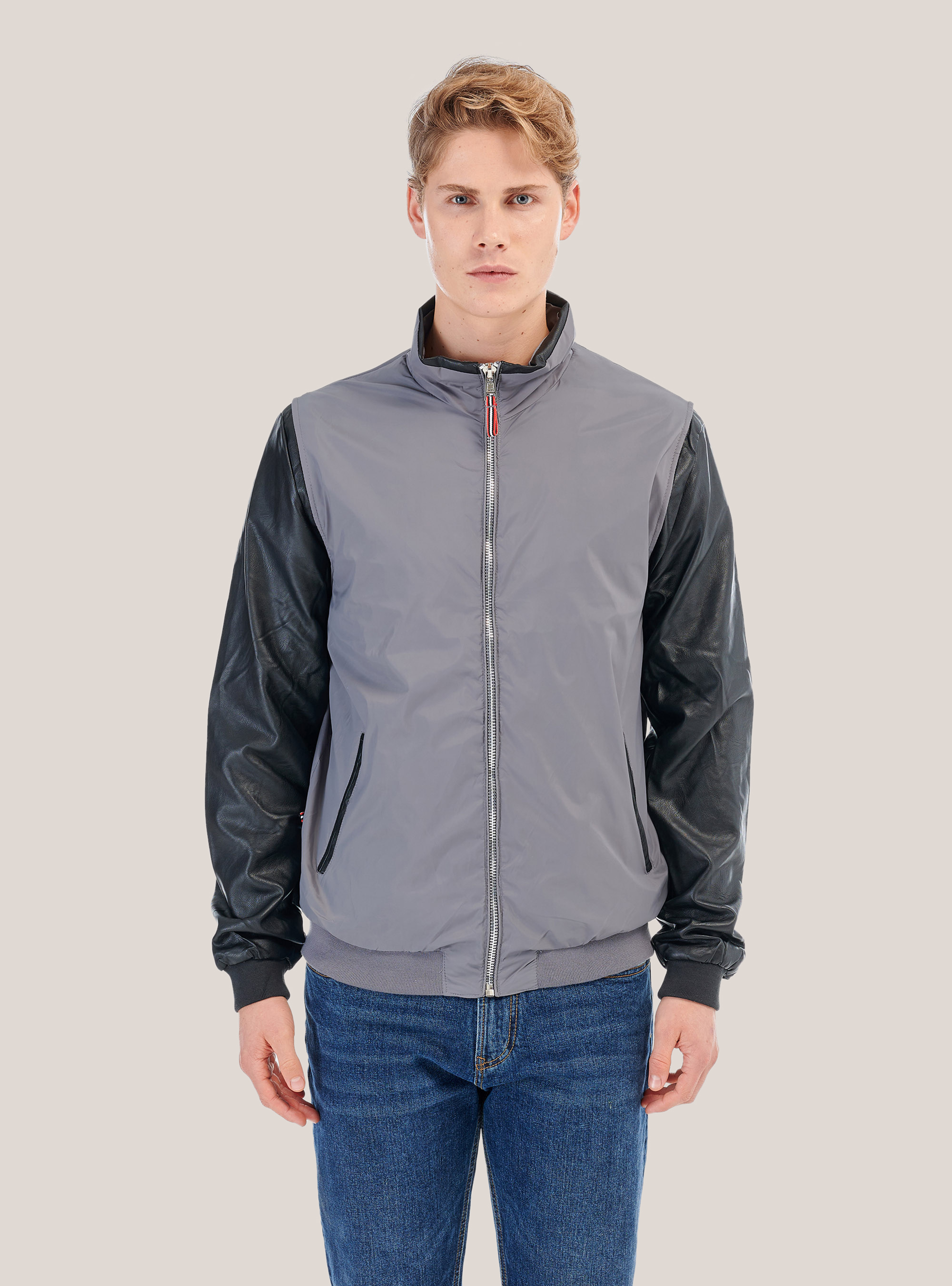 Giubbino con maniche effetto pelle, C119 GREY