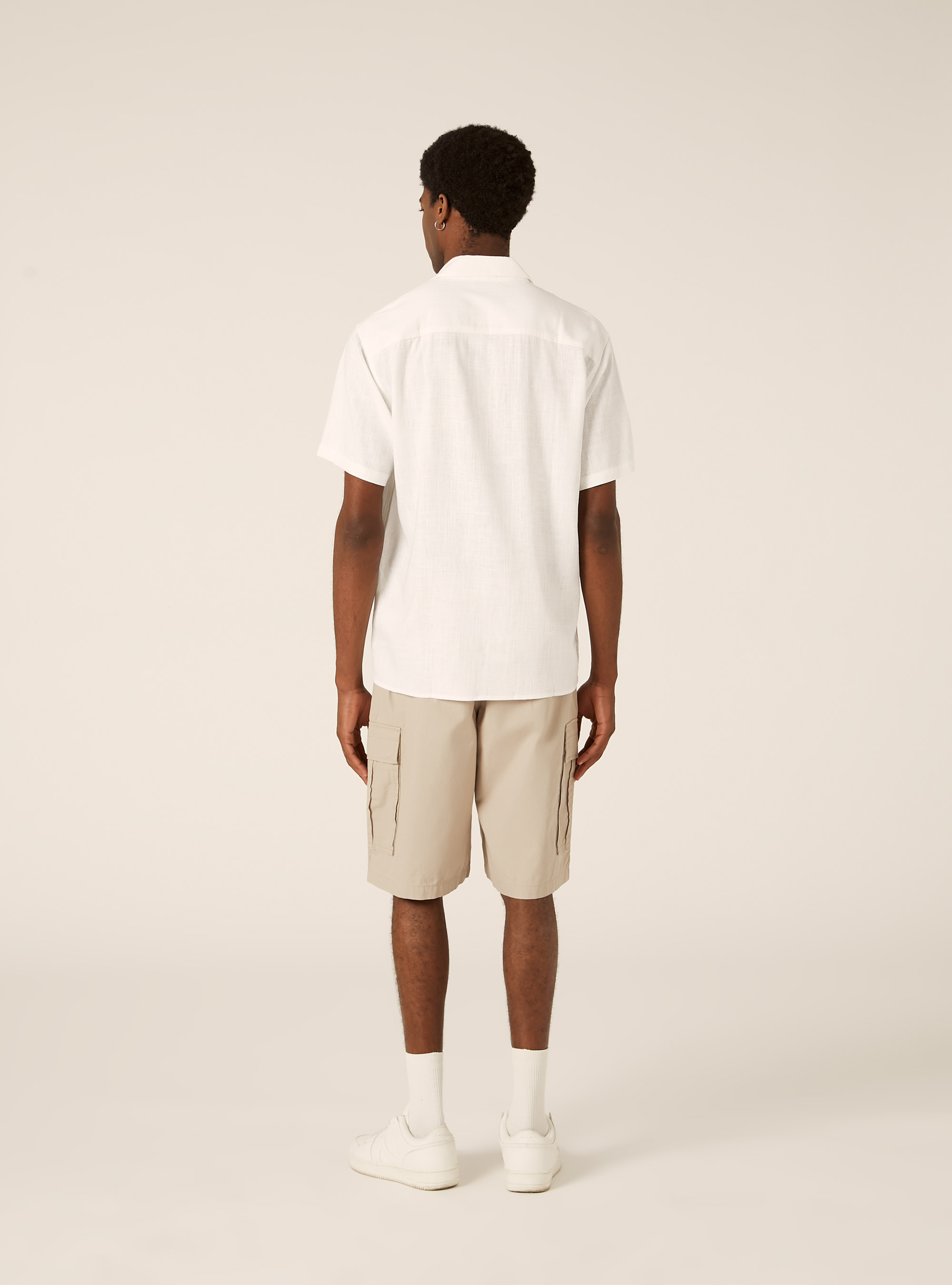 Chemise en m&eacute;lange de lin avec col bowling, WH1 OFF WHITE