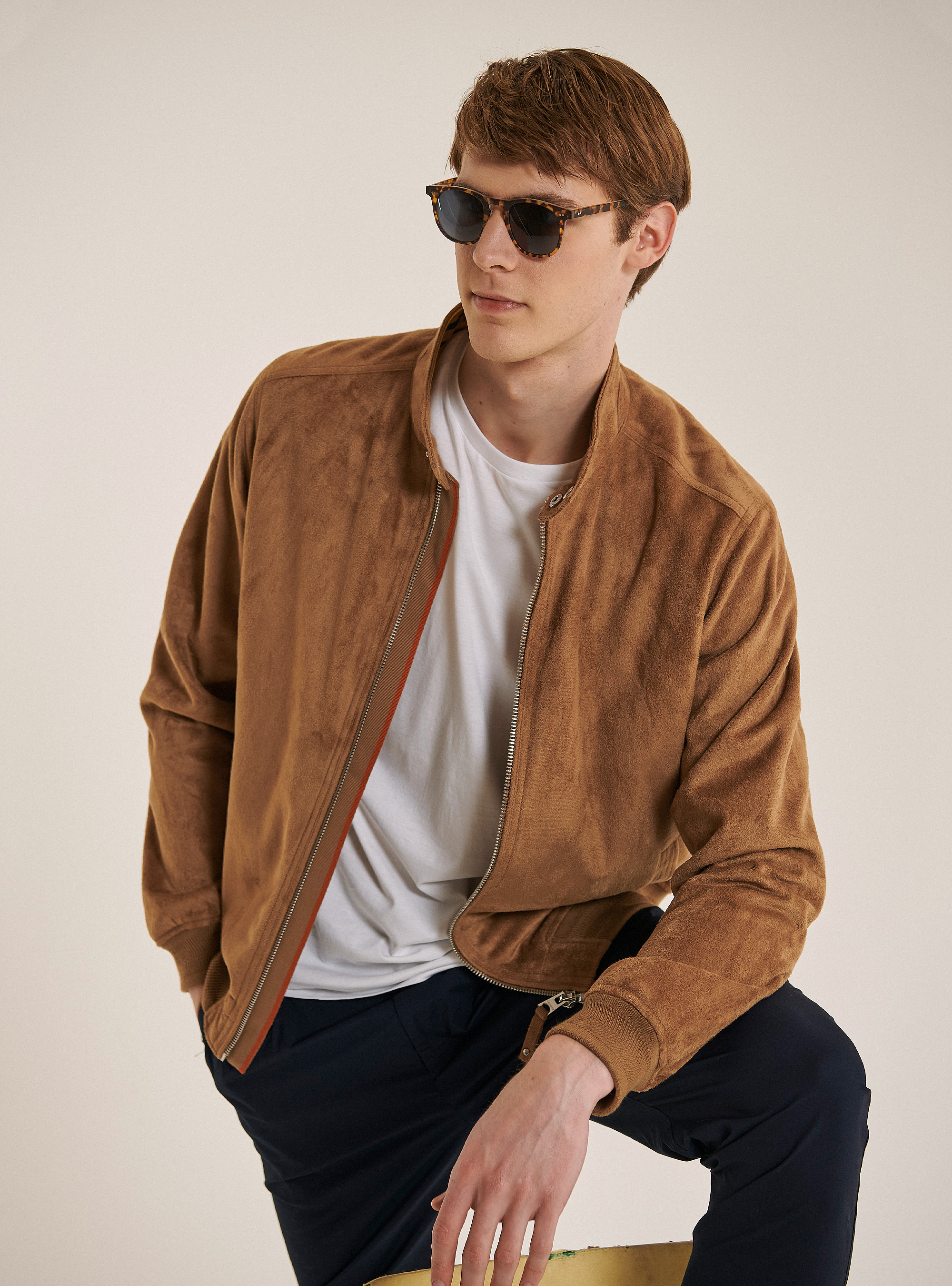 Giubbino scamosciato con dettagli a contrasto, C5532 BROWN