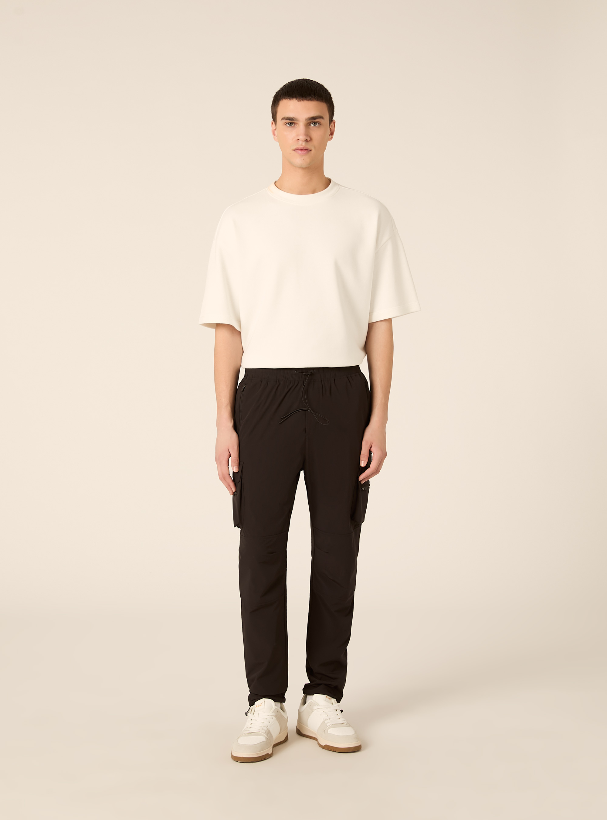 Pantaloni in tessuto tecnico  con tasconi, BK1 BLACK