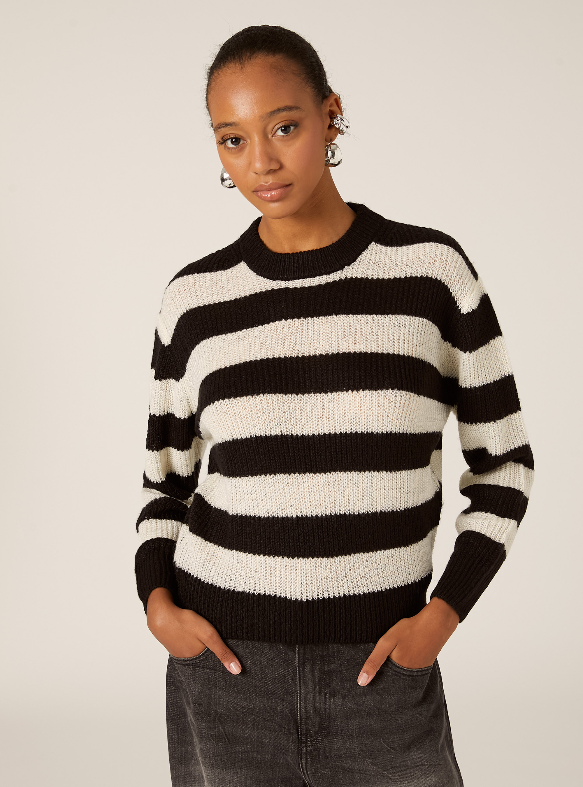 Gestreifter Pullover mit Rundhalsausschnitt, BK1 BLACK