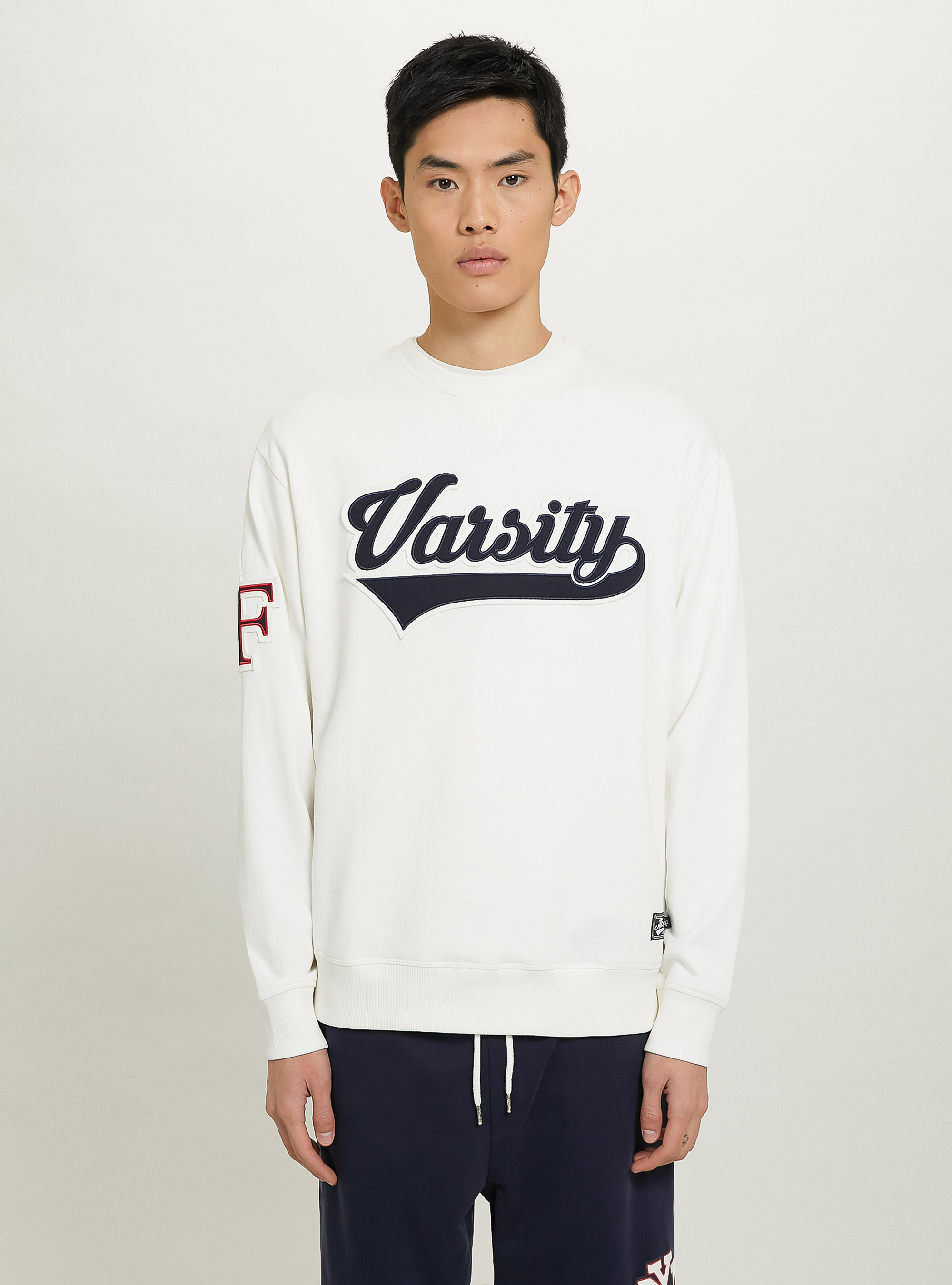 Round-neck college sweatshirt with cotton patch, C0020 OFF WHITE