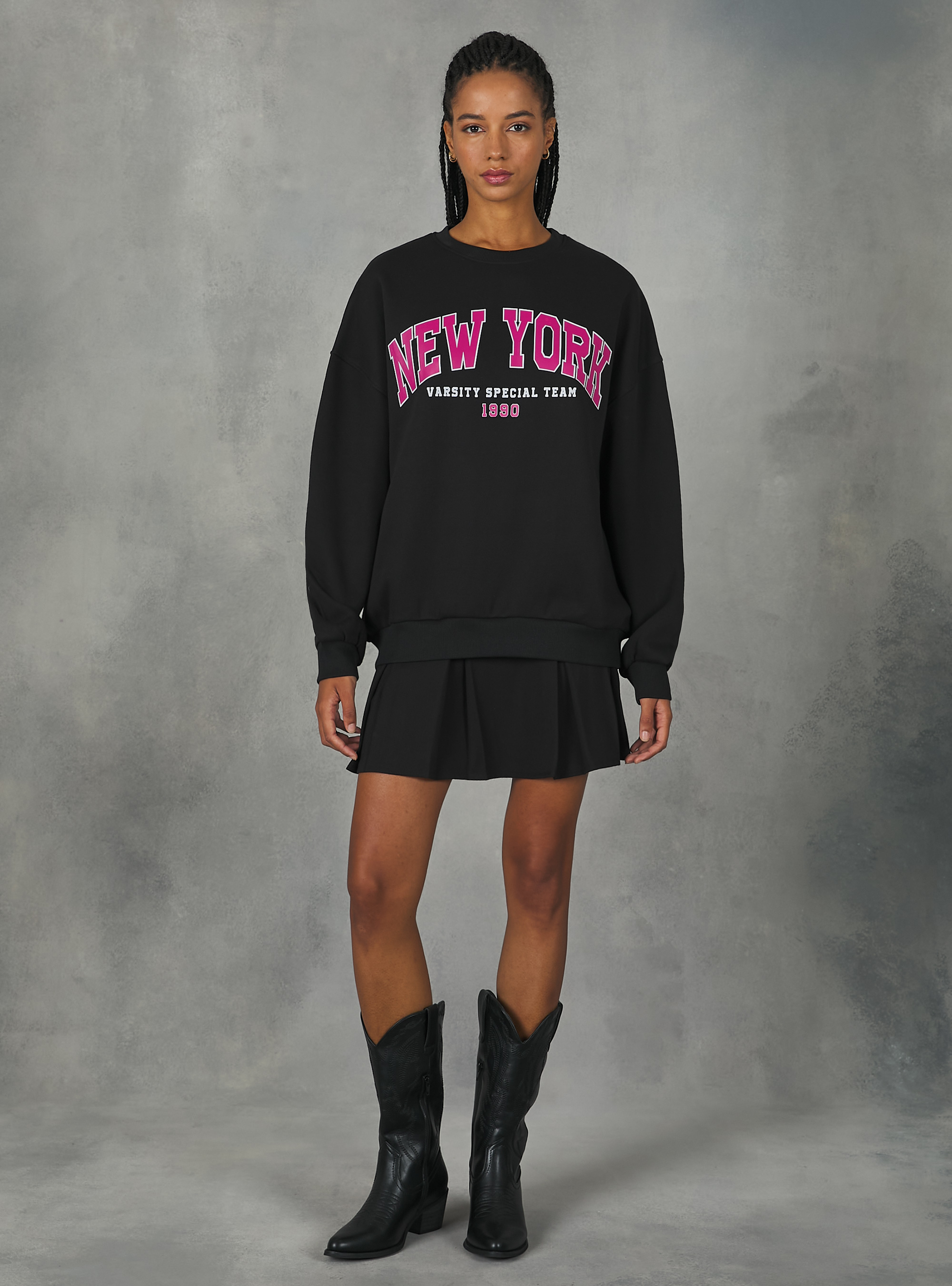 Crewneck college comfort fit sweatshirt, BK1 BLACK