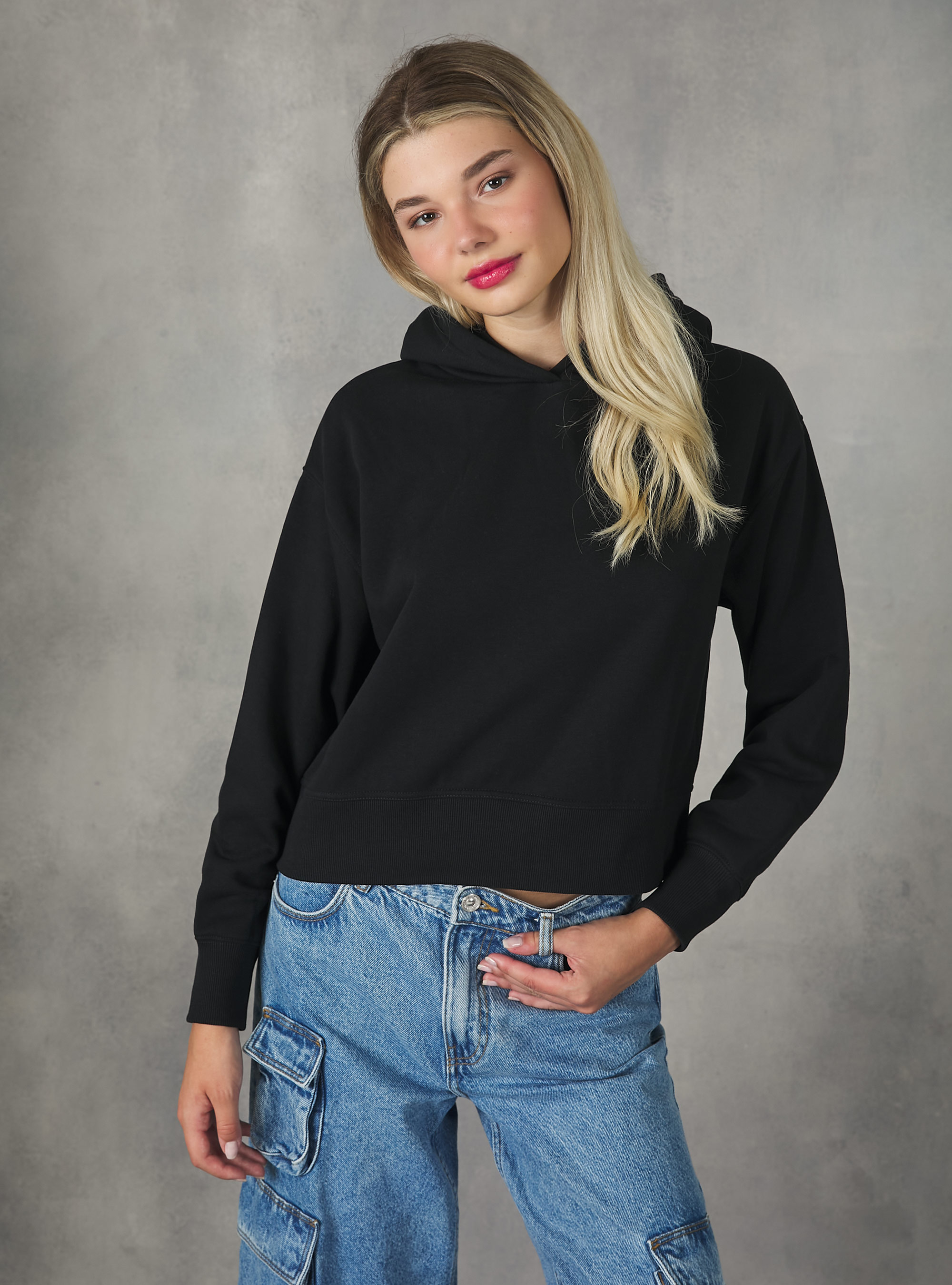 Cropped sweatshirt with comfort fit hood, BK1 BLACK