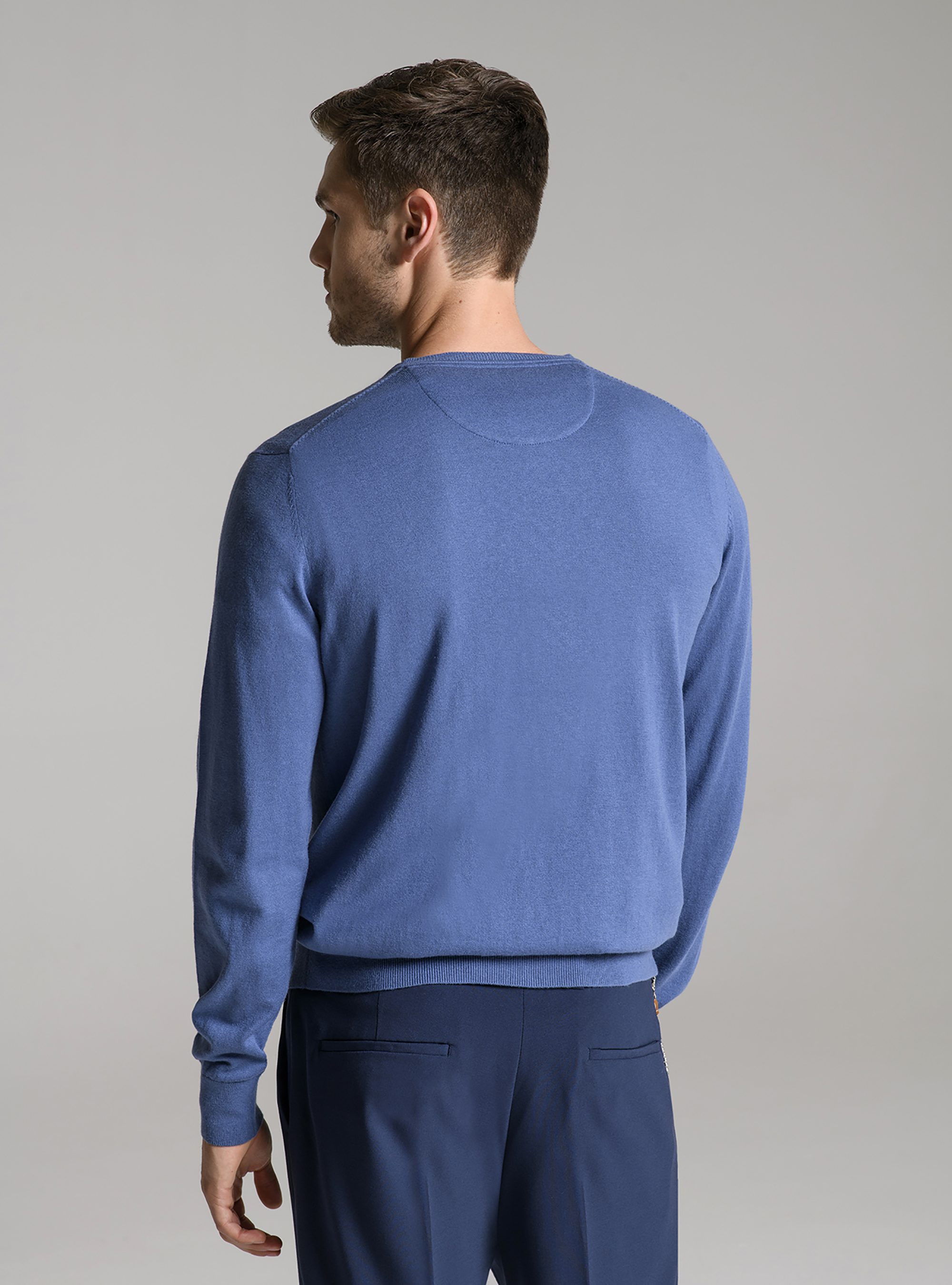 Maglia con collo a V, C0232 INK