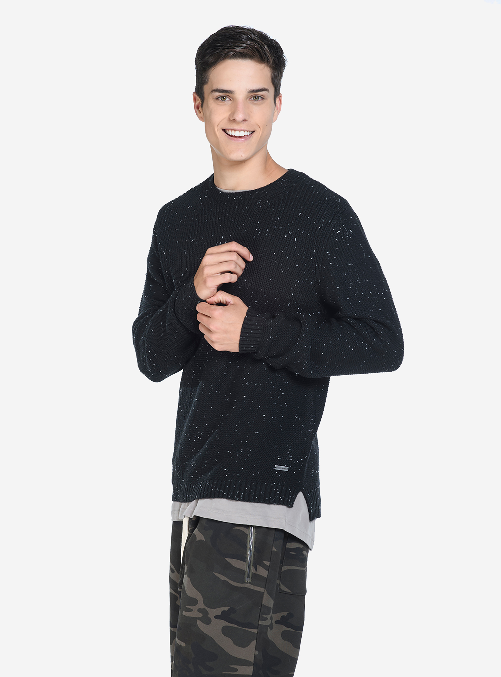 Pull col rond avec naps, C101 BLACK