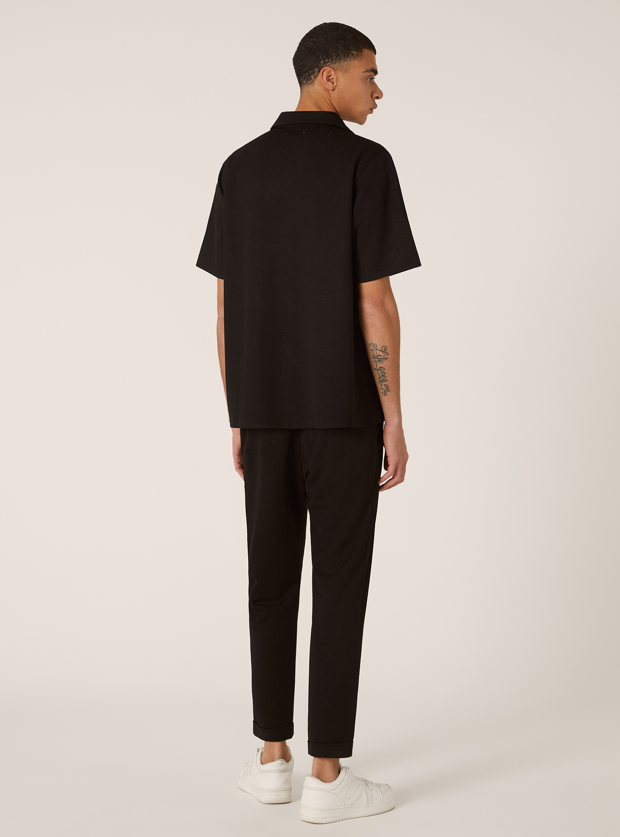 Chemise &agrave; manches courtes avec texture, BK1 BLACK