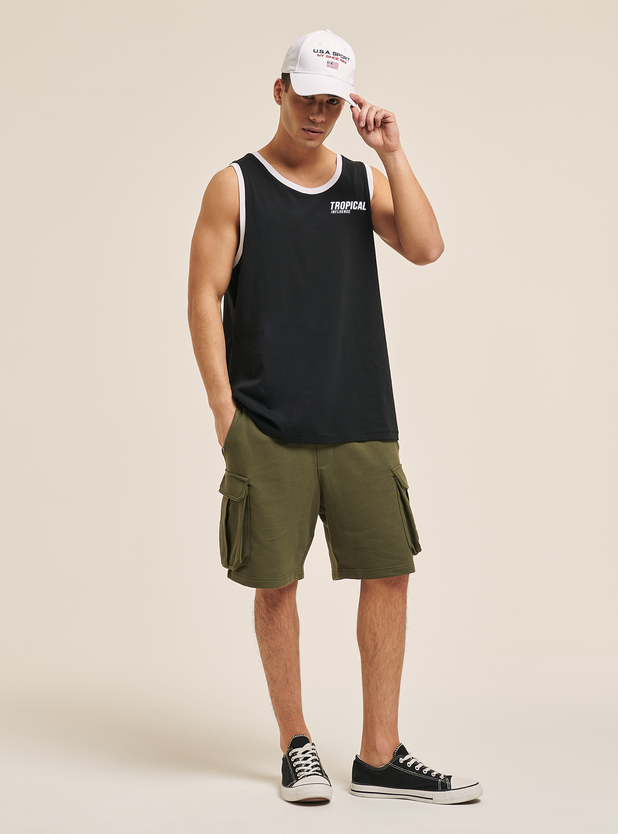 T-shirt with short sleeves and print, BLACK