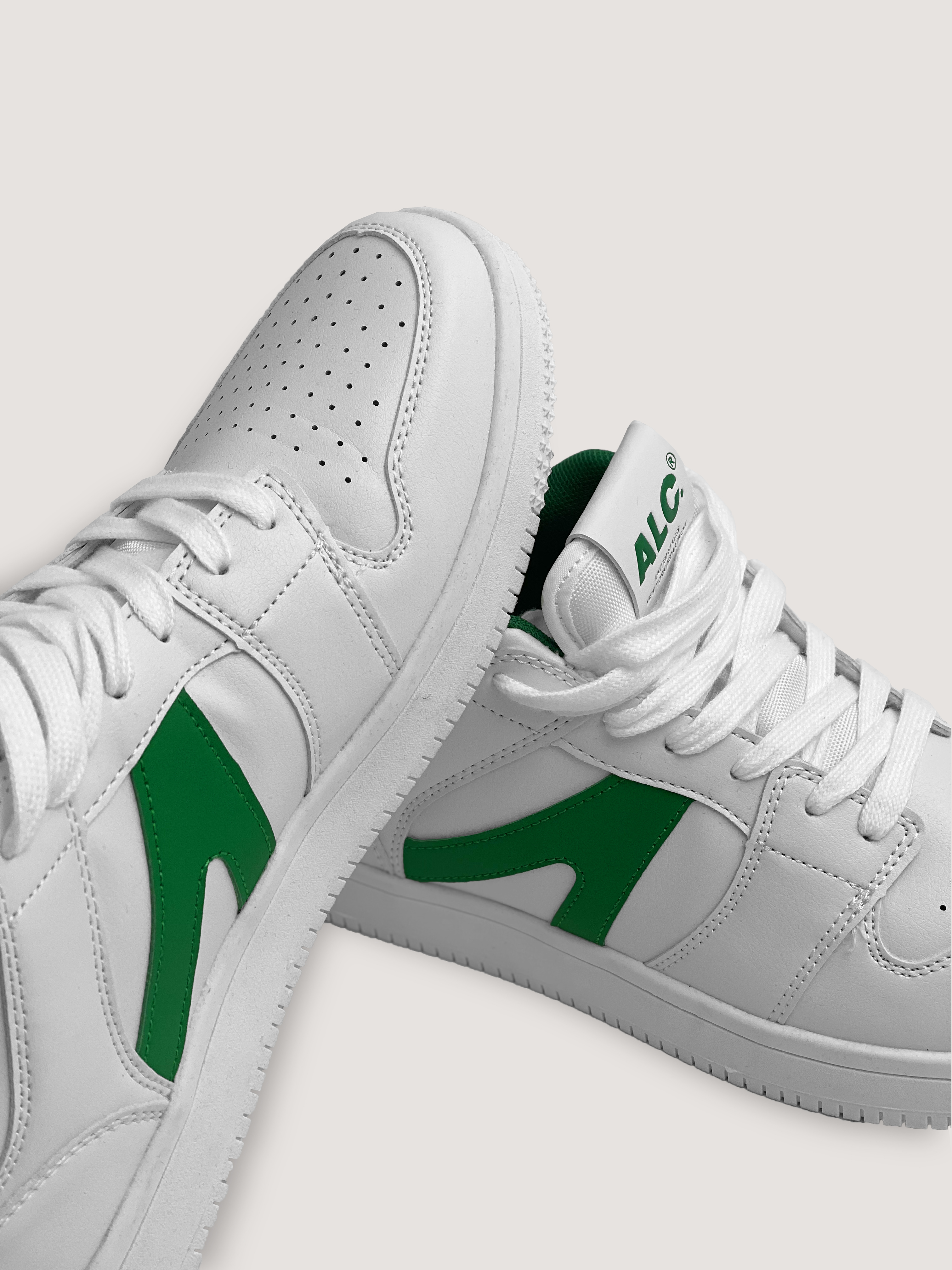 Sneaker con dettagi a contrasto, C099 WHITE