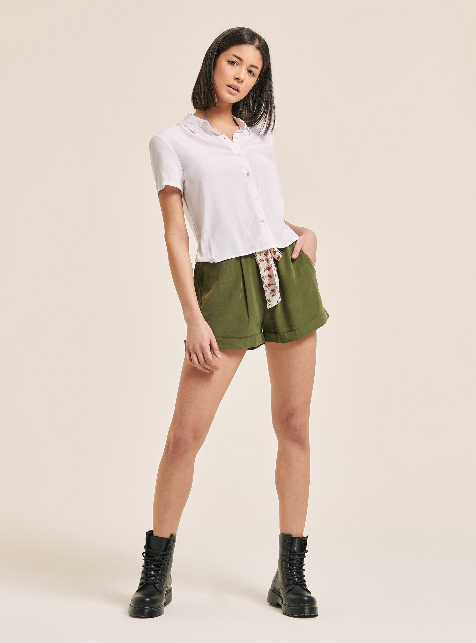 Cropped shirt with breast pocket, WH3 WHITE