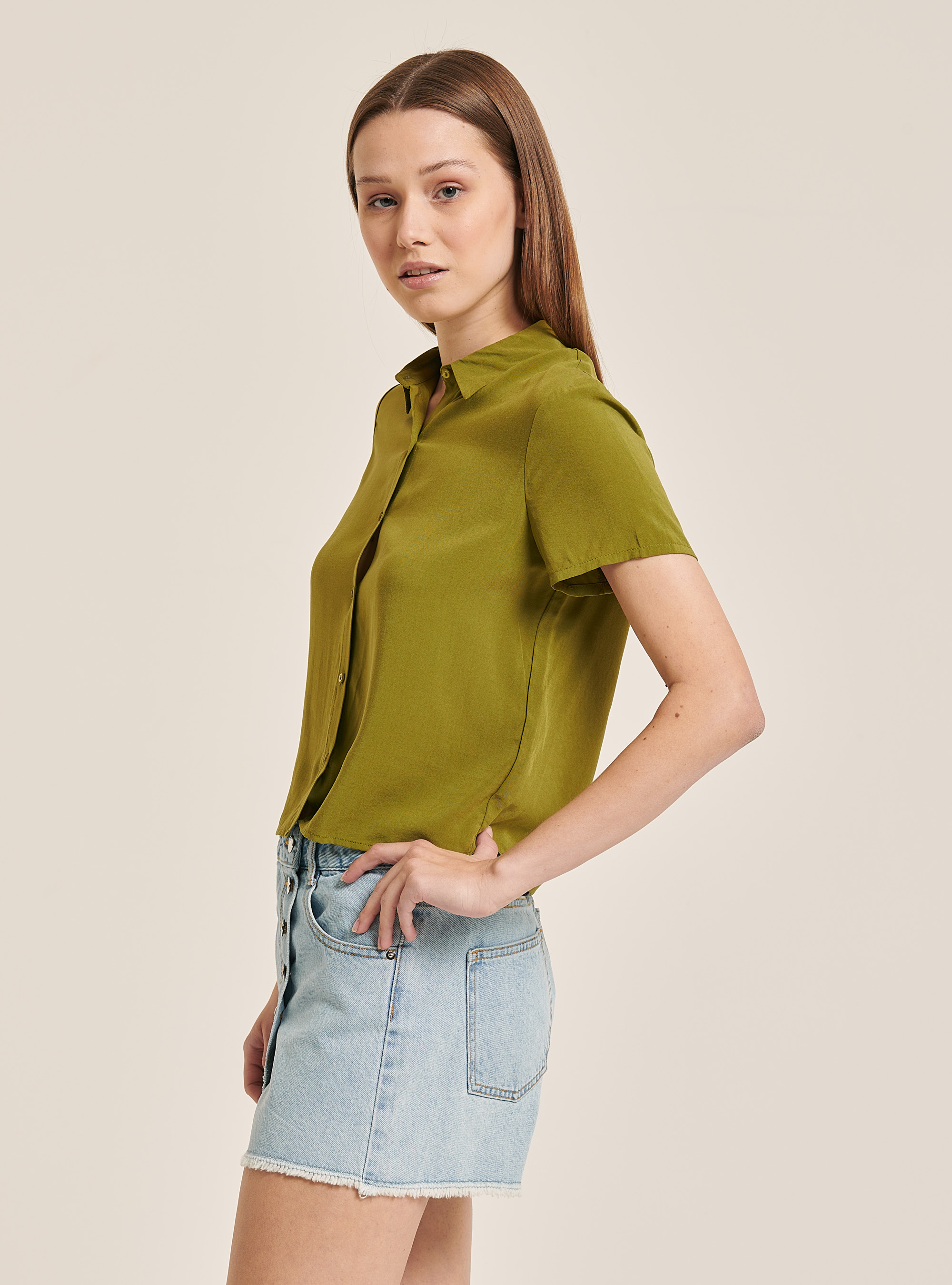 Camicia cropped in tinta unita, C6594 KAKY