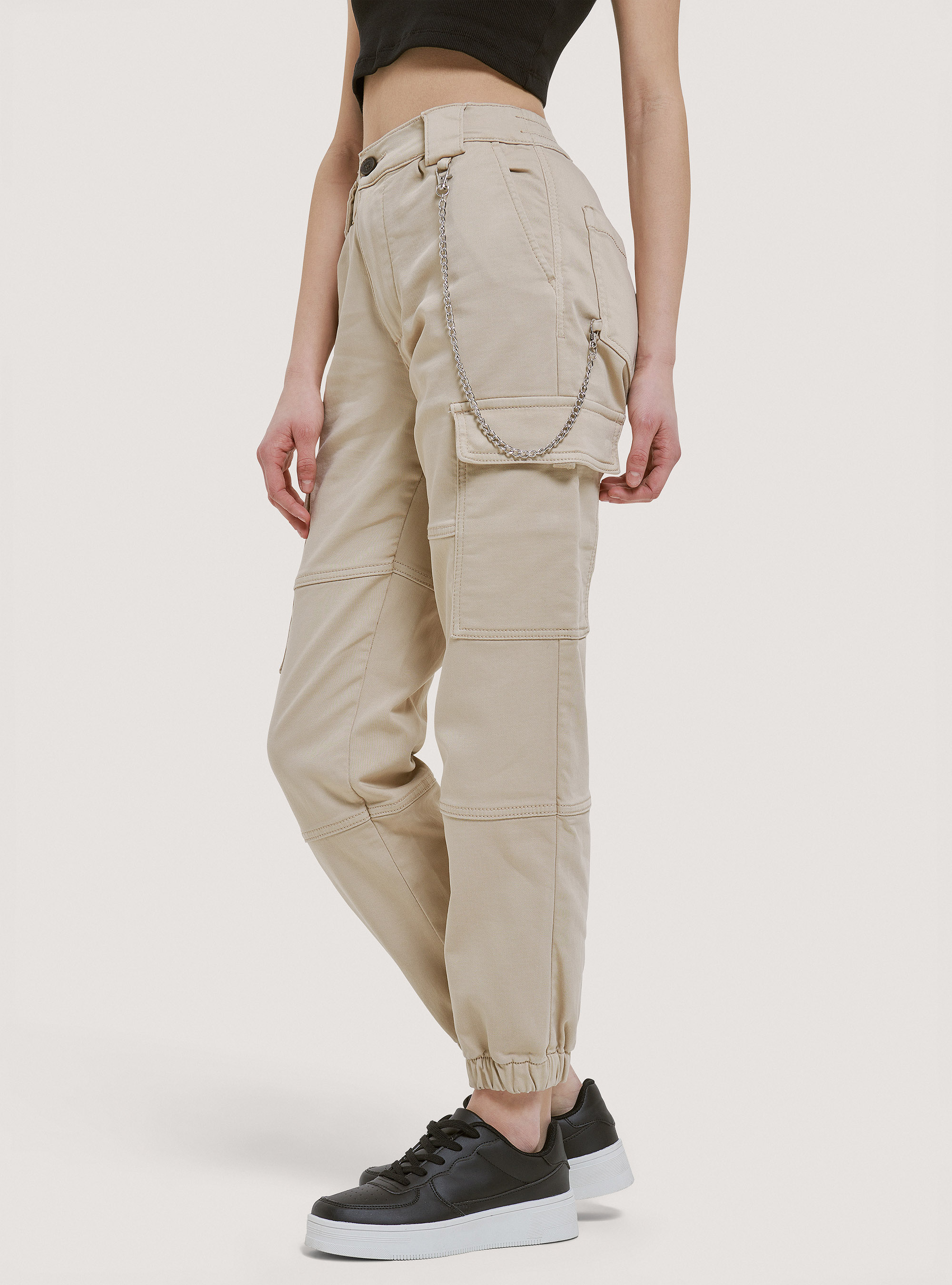 Jogger with large pockets and chain, BEIGE