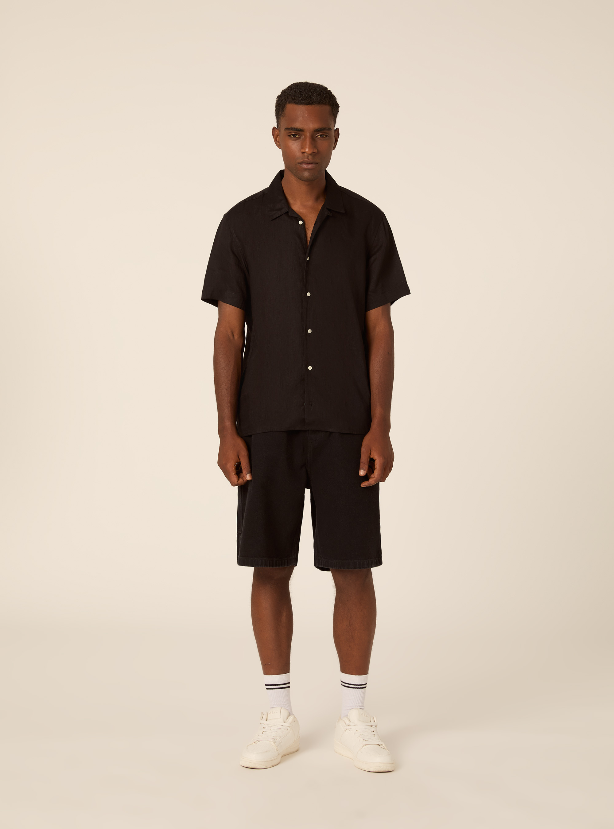 Camicia mezza manica in 100%lino collo bowling, BK1 BLACK