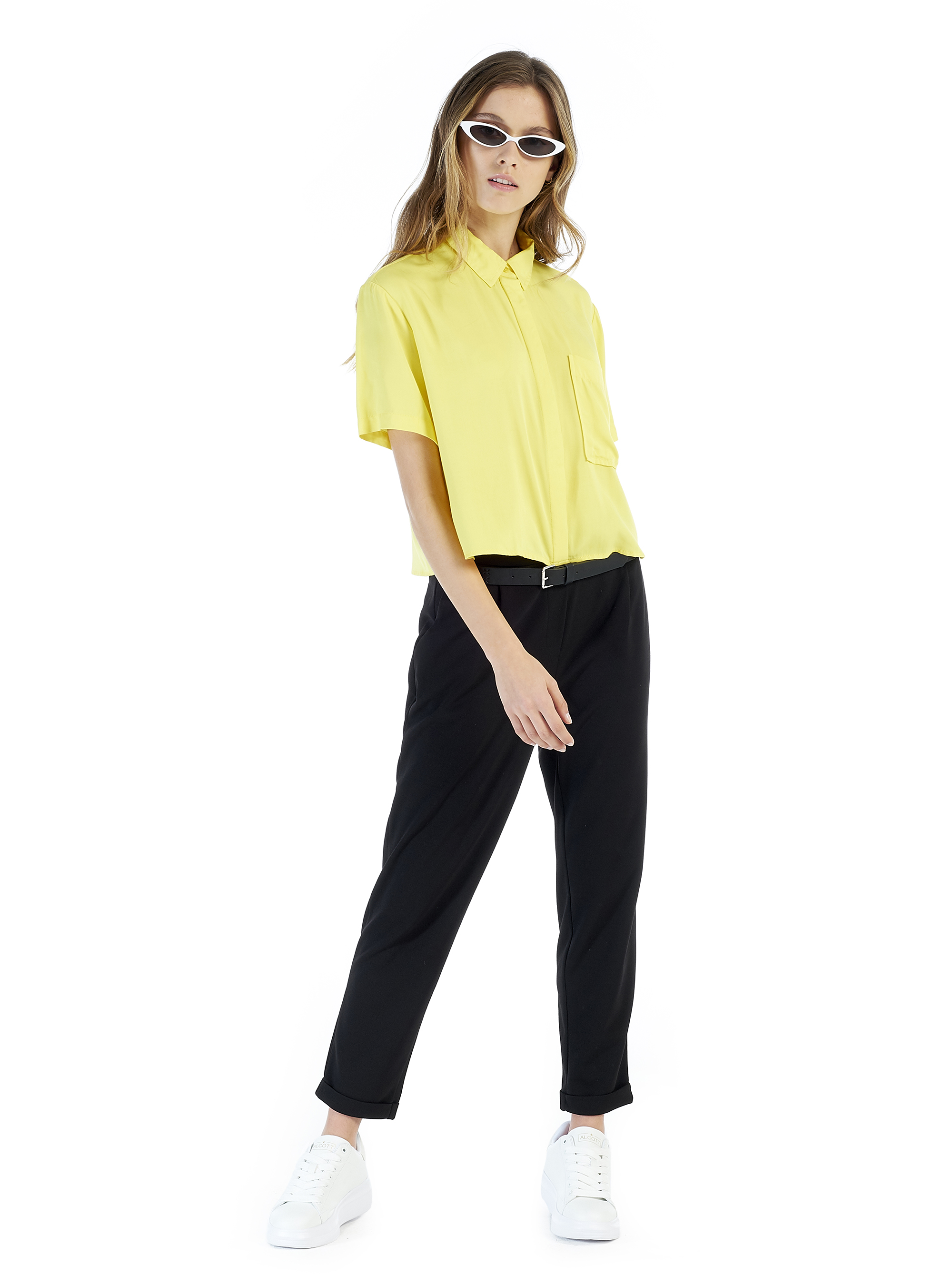 Jogger slim fit con pinces e vita elastica, C101 BLACK