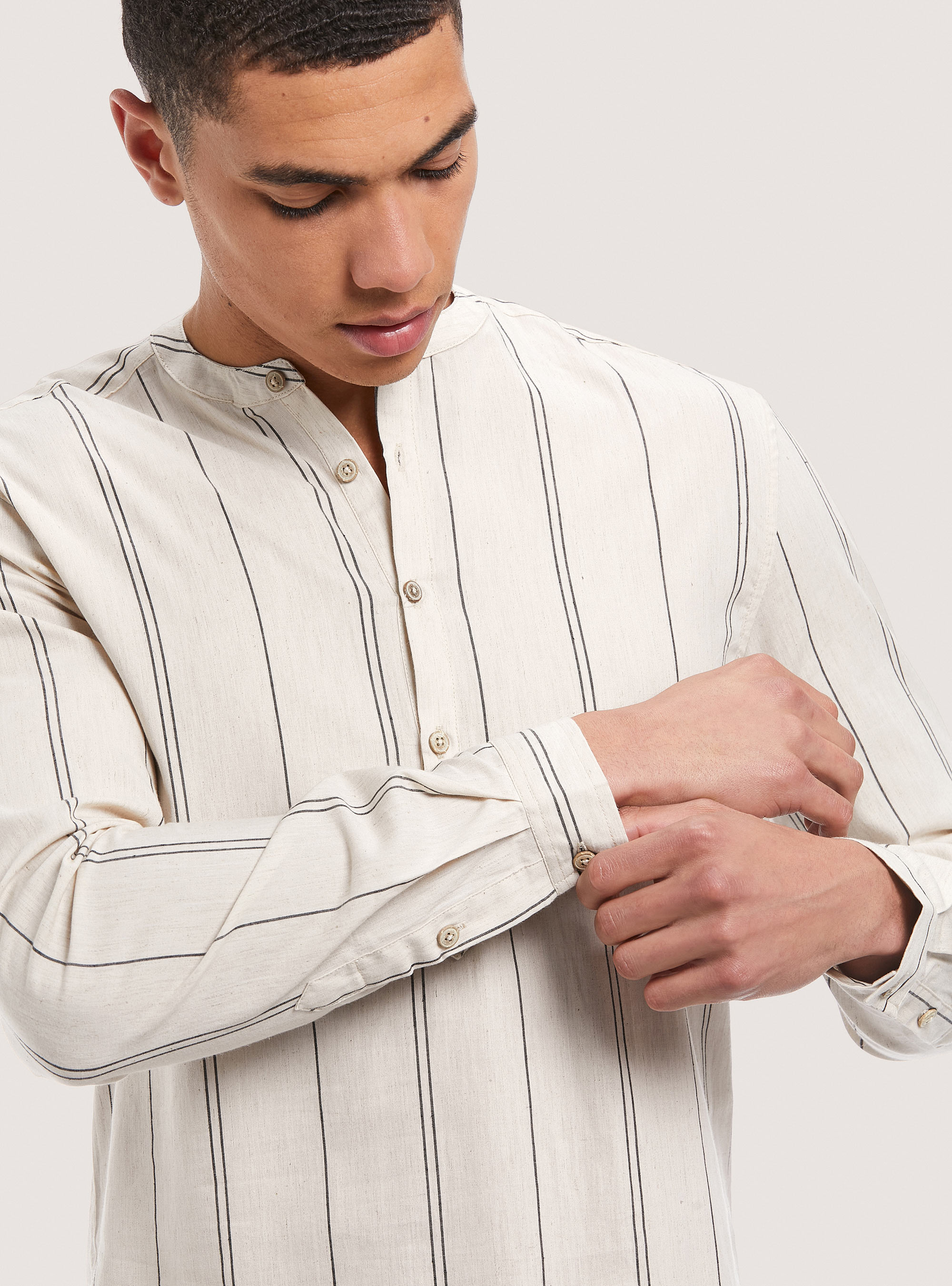 Chemise à rayures en lin mélangé, C101 BLACK/C099 WHITE