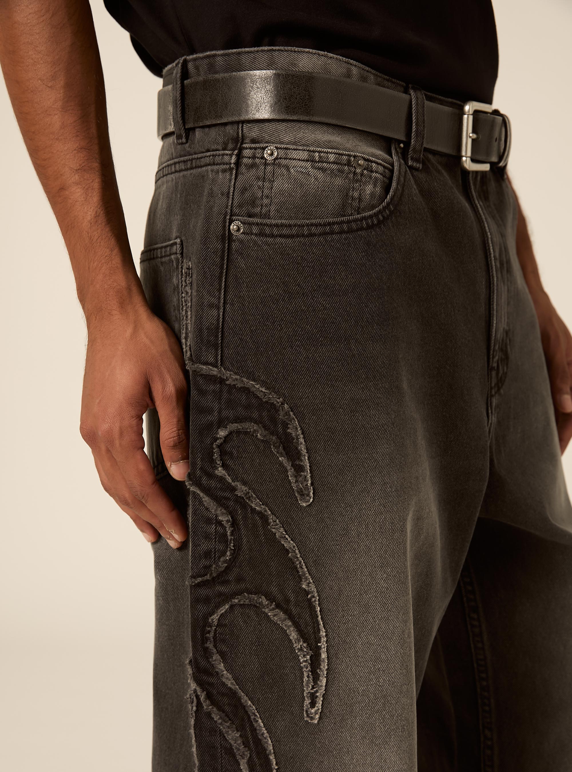 Baggy fit jeans mit flammen detail, D000 BLACK