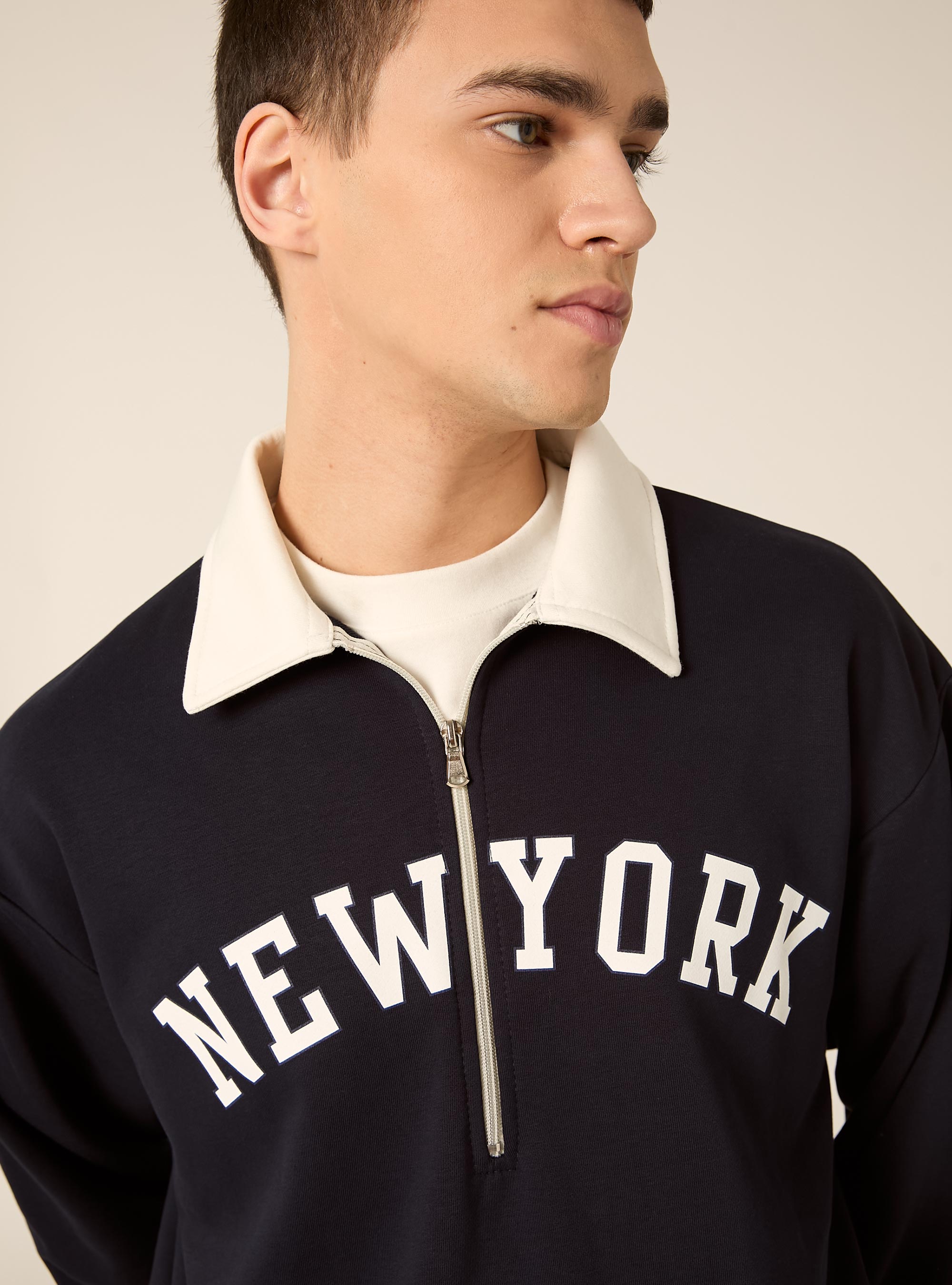 Felpa collo polo con zip boxy fit stampata, NA2 NAVY MEDIUM