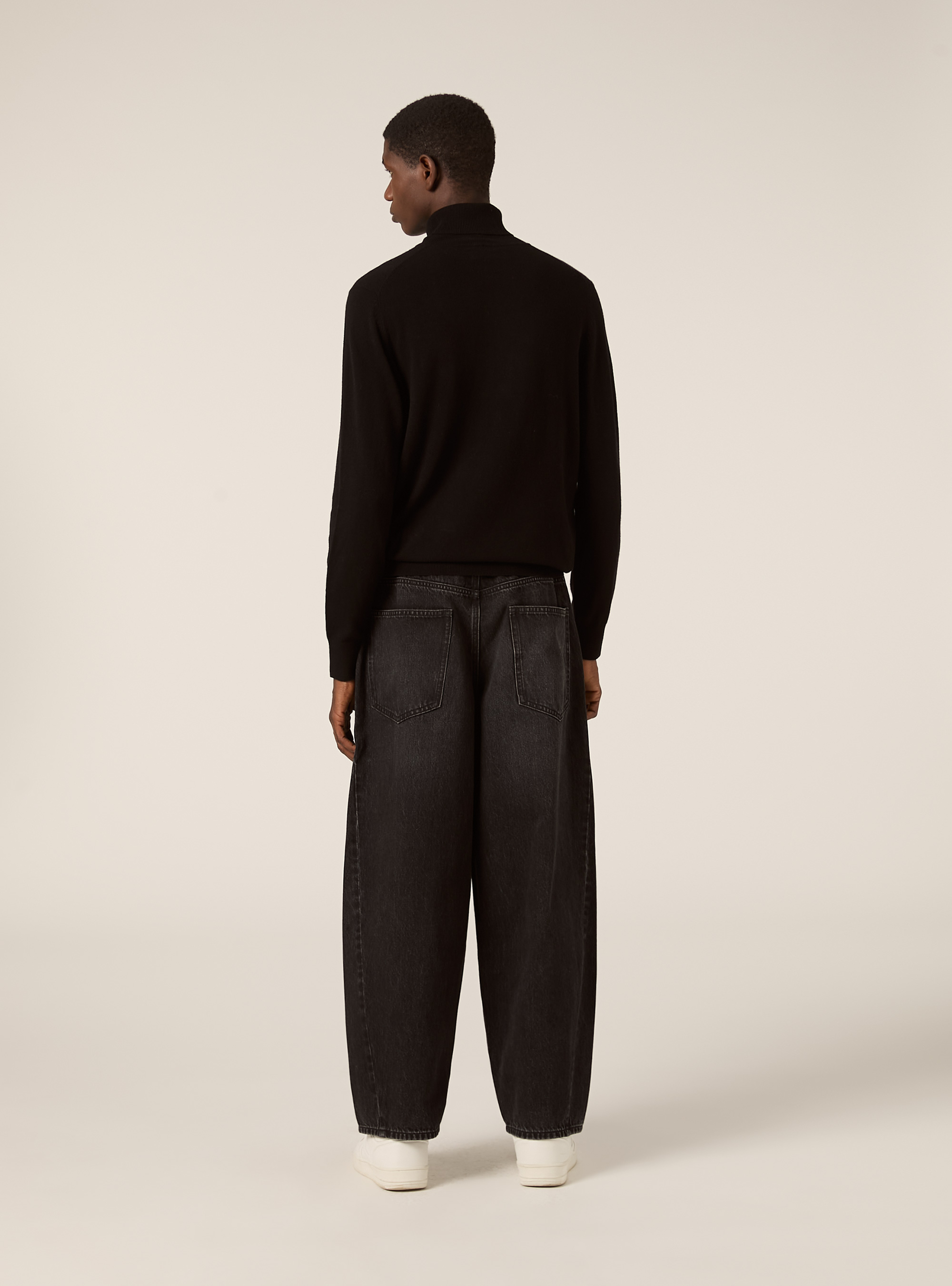 Rollkragenpullover mit Rippstrickabschluss, C101 BLACK