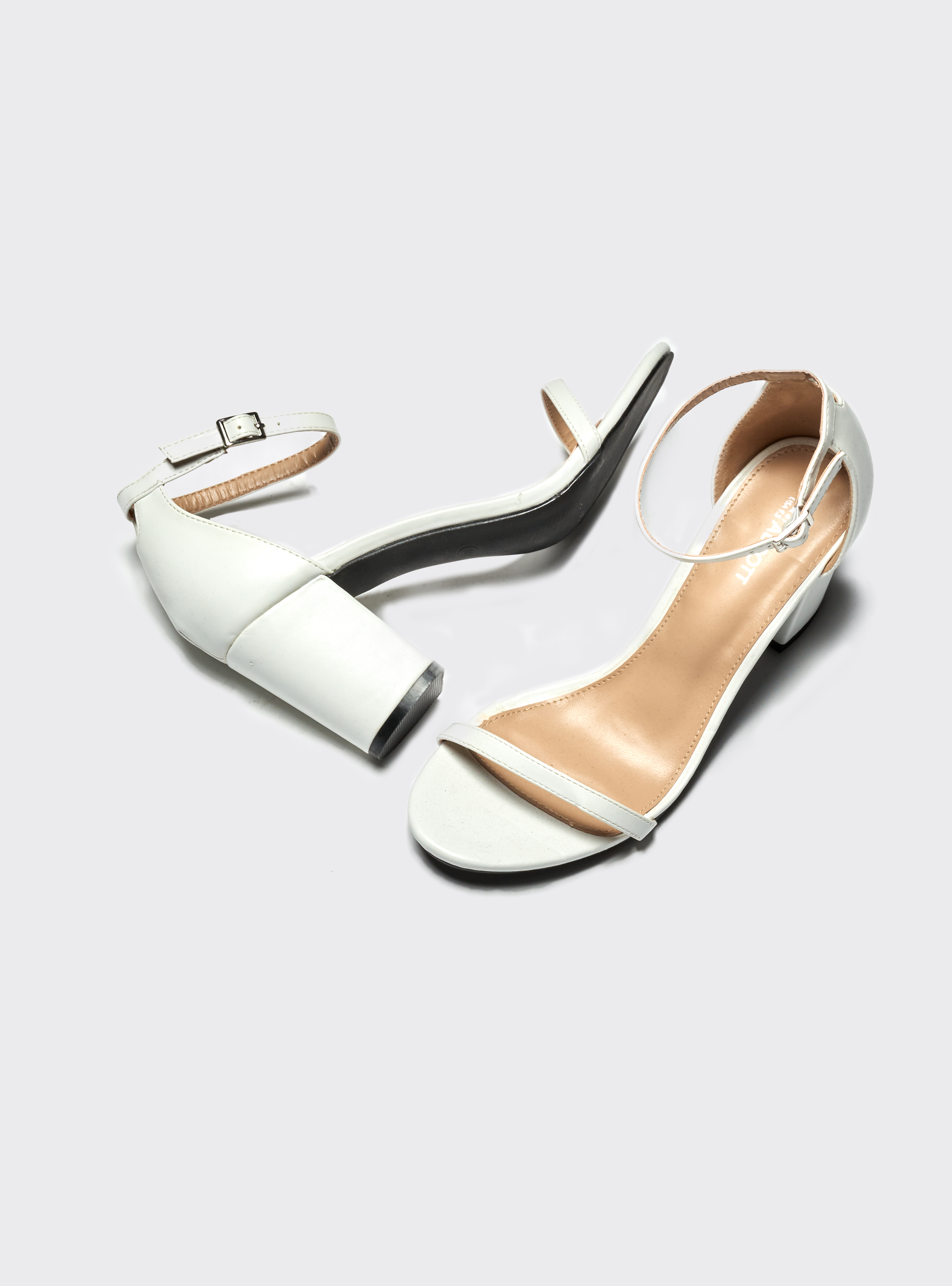 Sandali in ecopelle con tacco largo e fascetta sulla caviglia, BIANCO